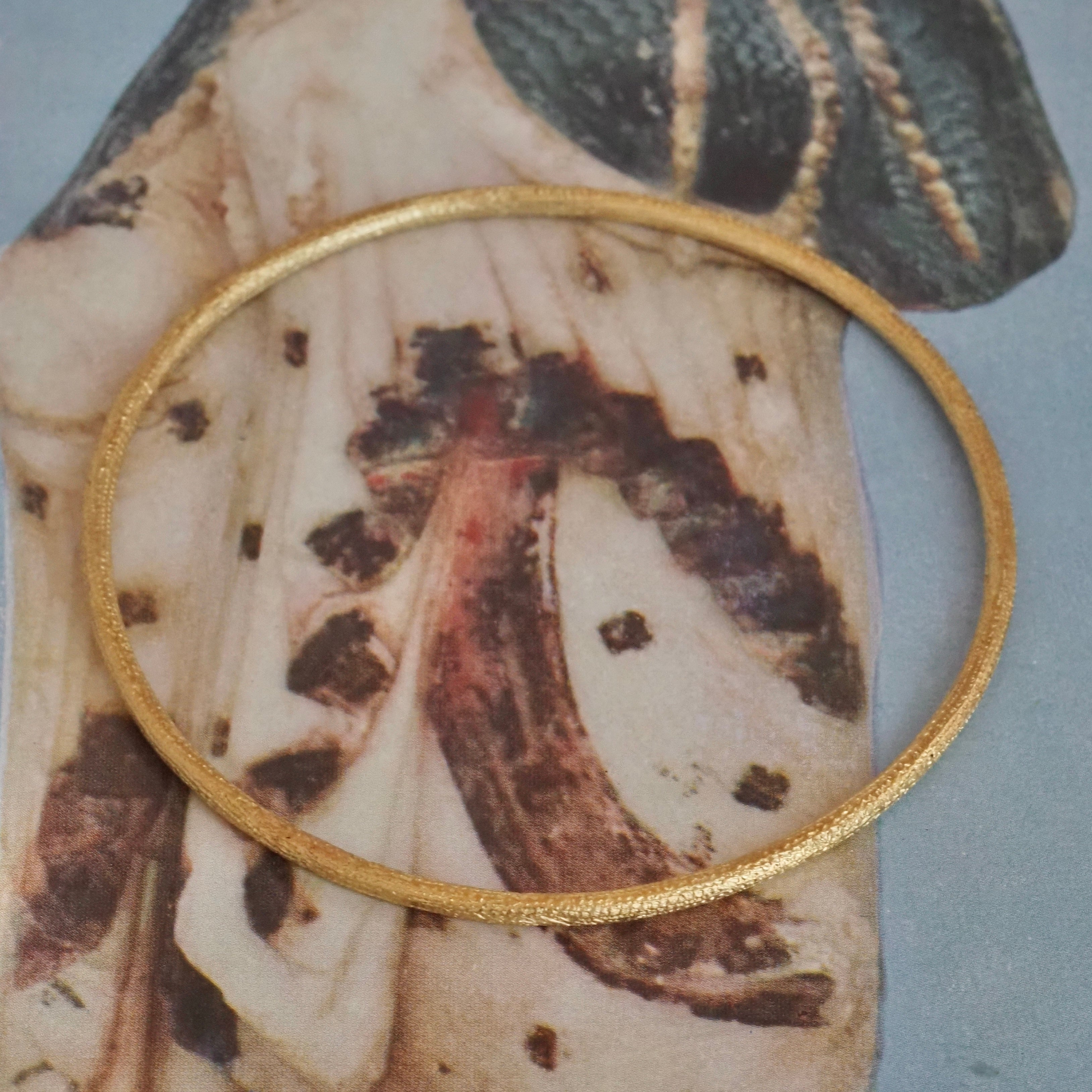 Vintage 18k Gold Textured Bangle