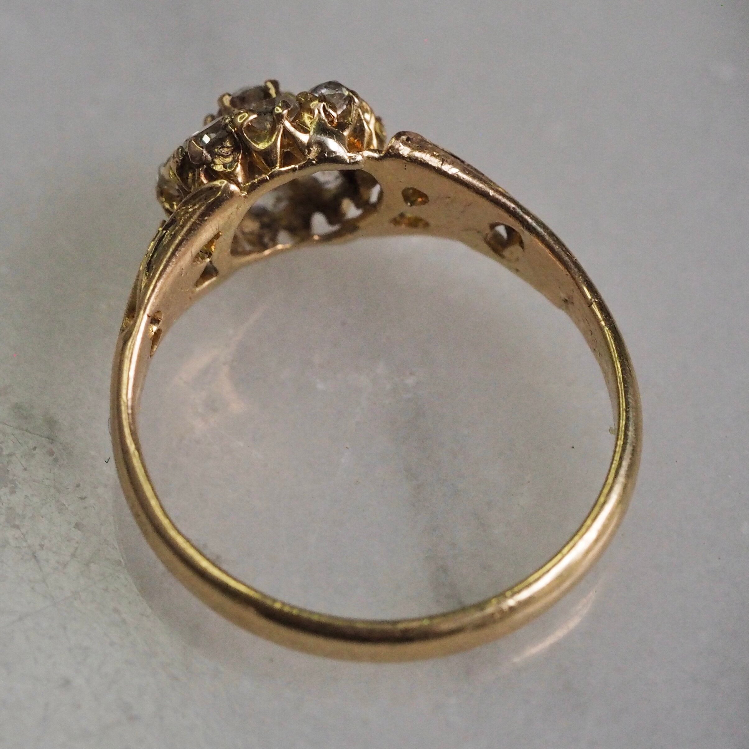 Antique Early Victorian c. 1840 15k Gold Old Mine Cut Diamond Cluster Ring
