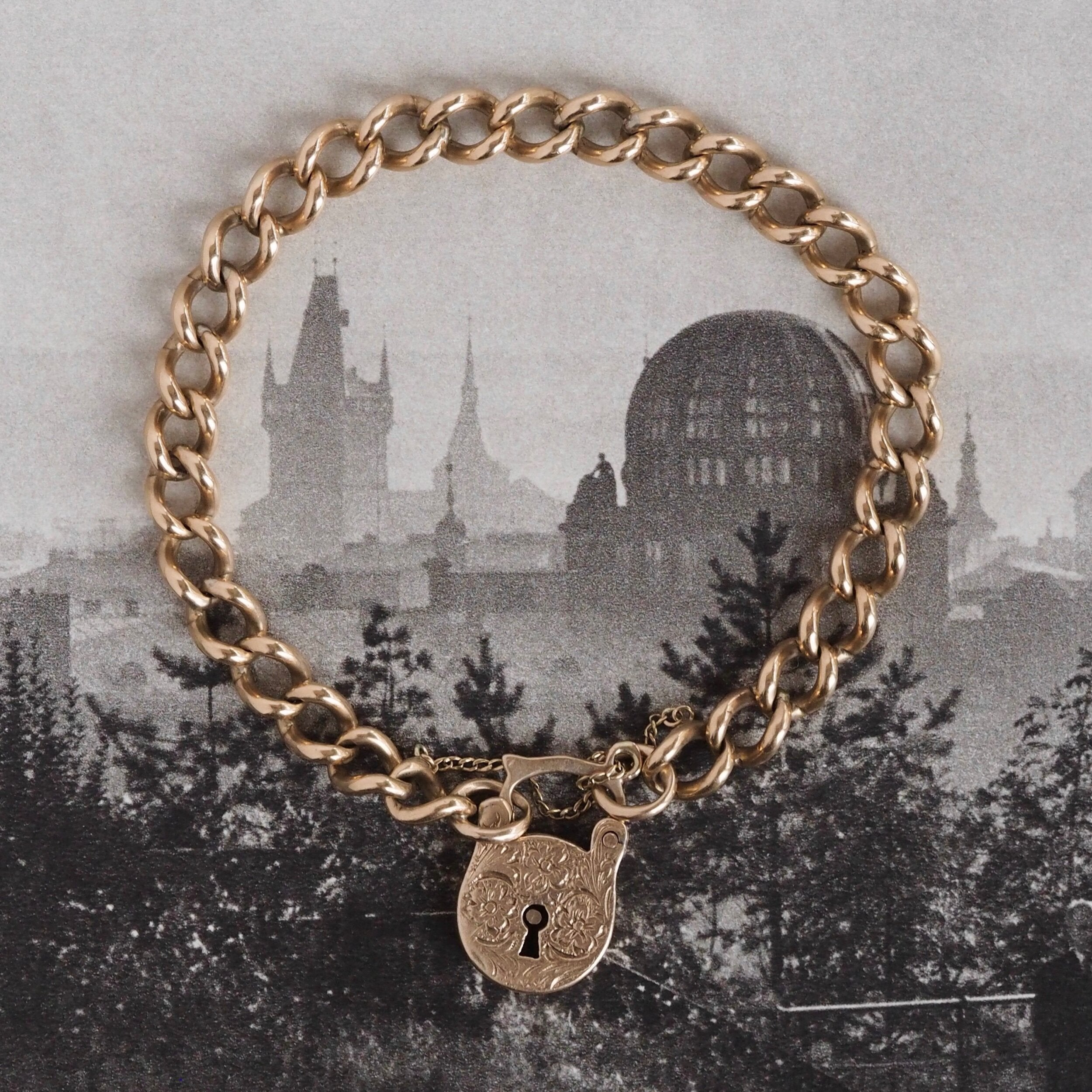 Antique Victorian 9k Gold Curb Link and Padlock Bracelet