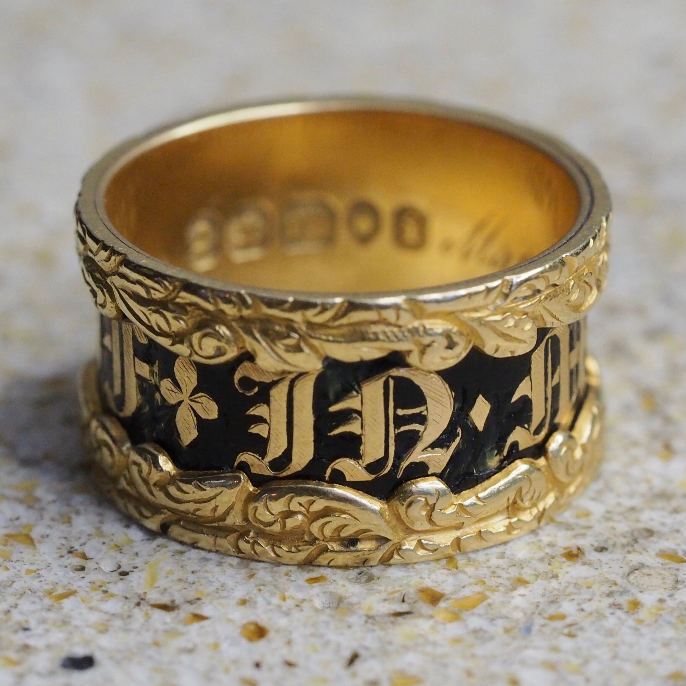 Antique c. 1825 18k Gold and Black Enamel Mourning Ring
