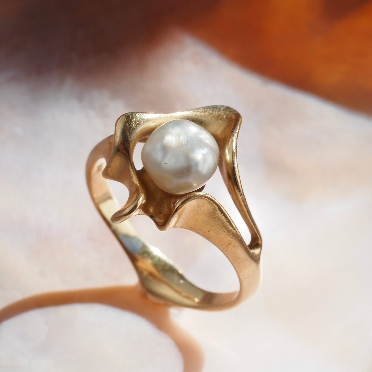 Vintage Late 60's Pearl 14k Gold Ring