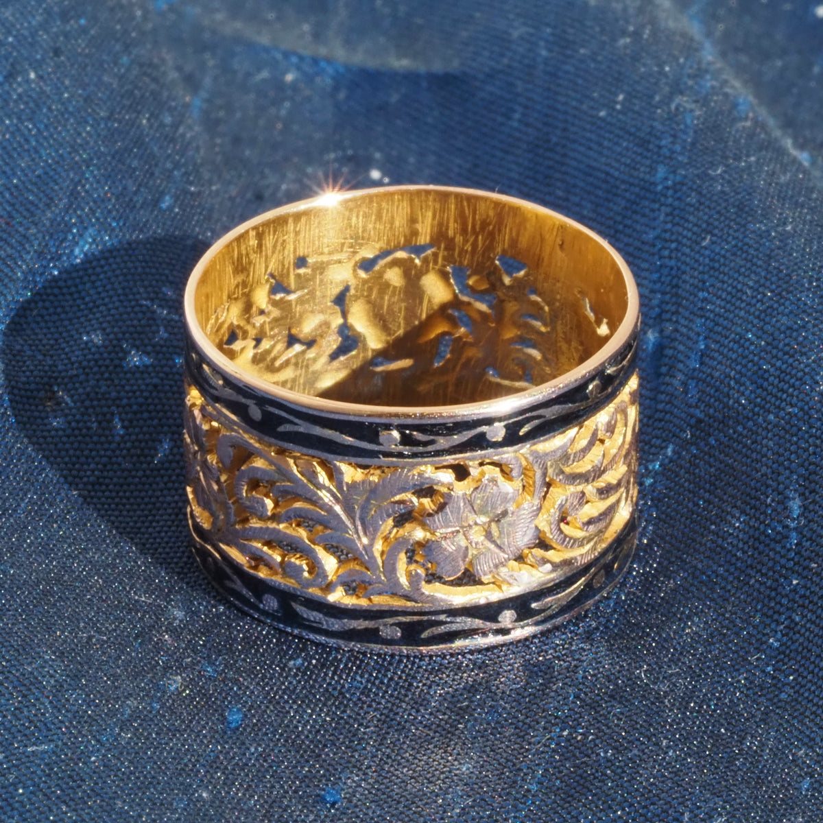 Vintage Ornate Floral Cutouts Enamel and 14k Gold Band