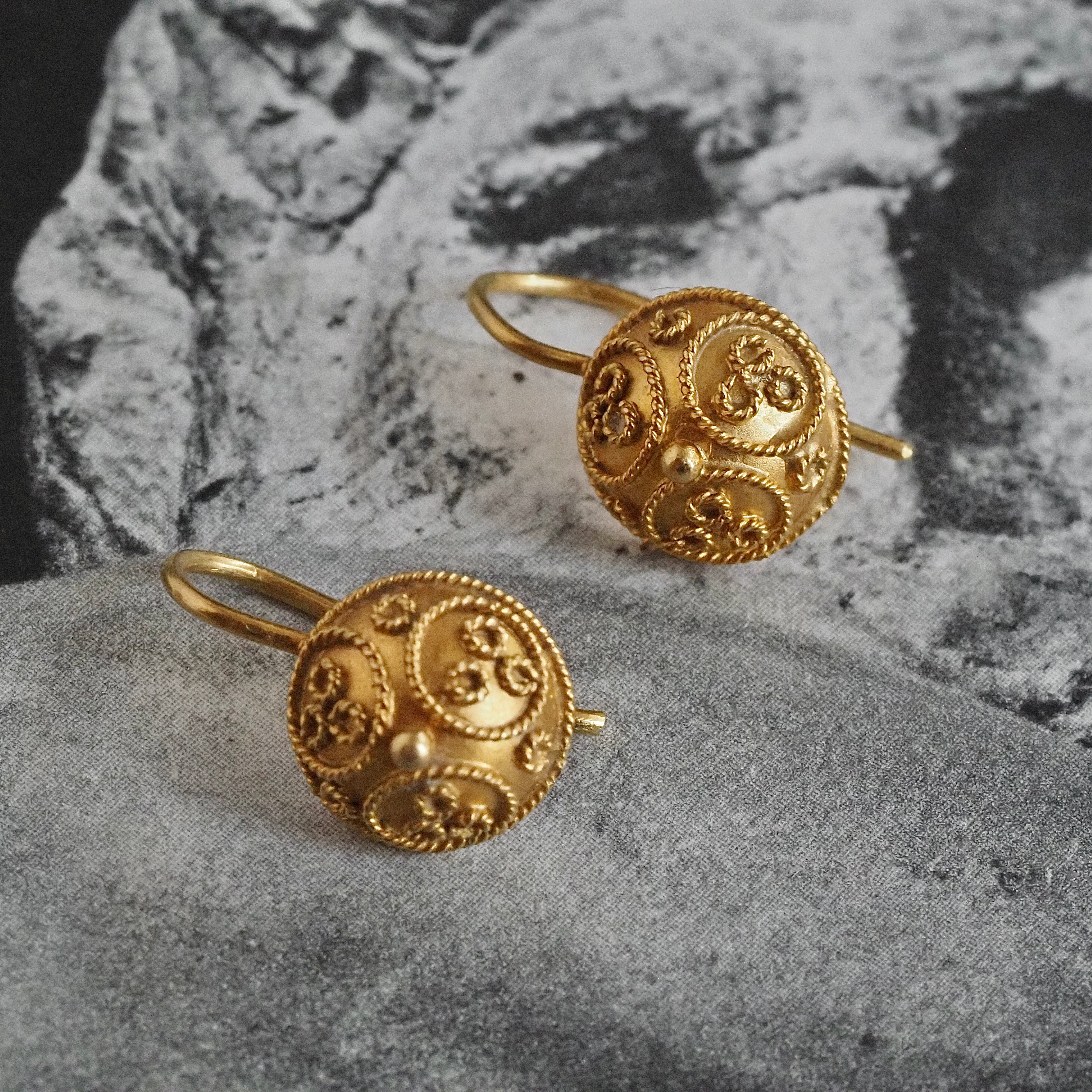 Vintage Ancient Greek Style Filigree 18k Gold Earrings