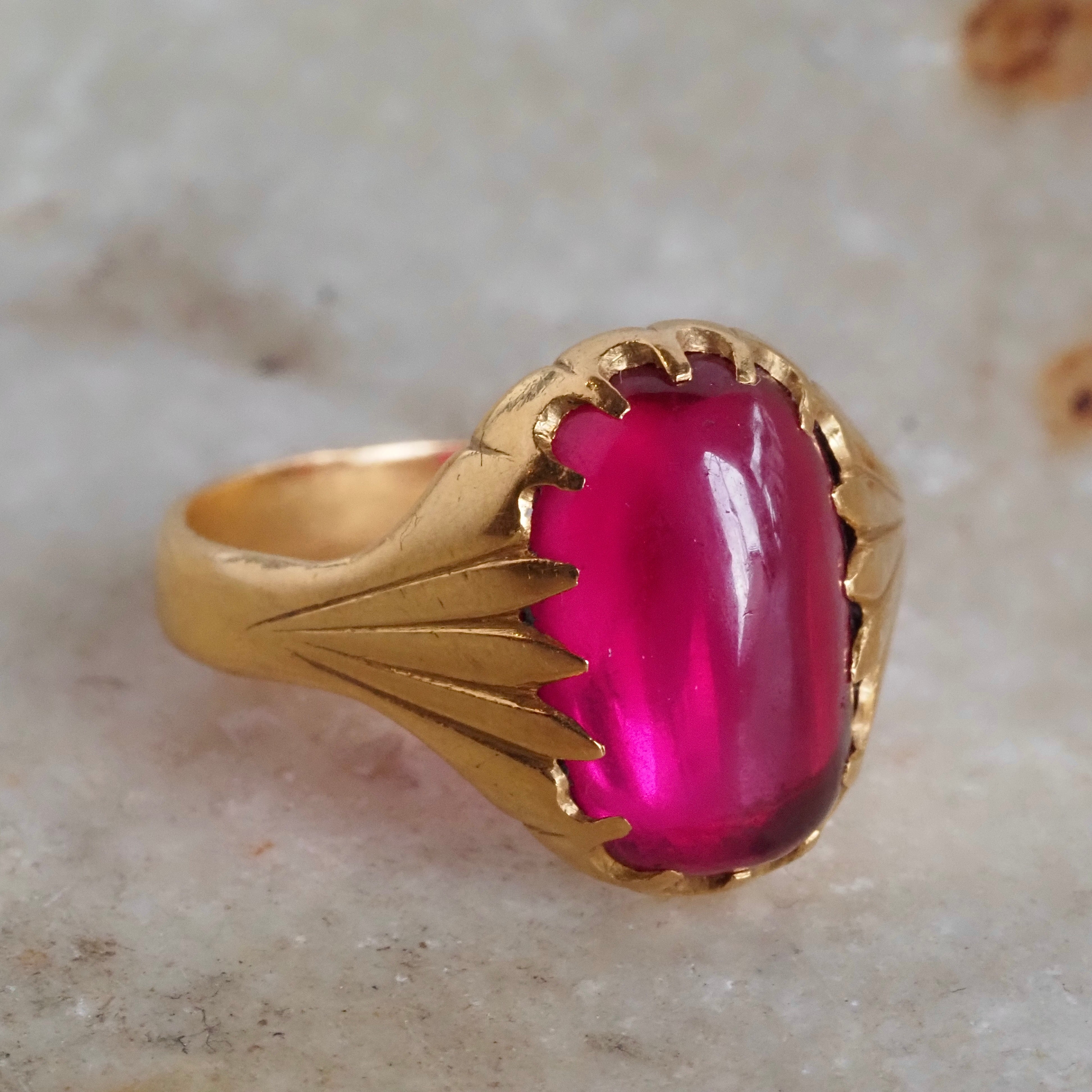 Vintage 22k Gold Ruby Cabochon Ring