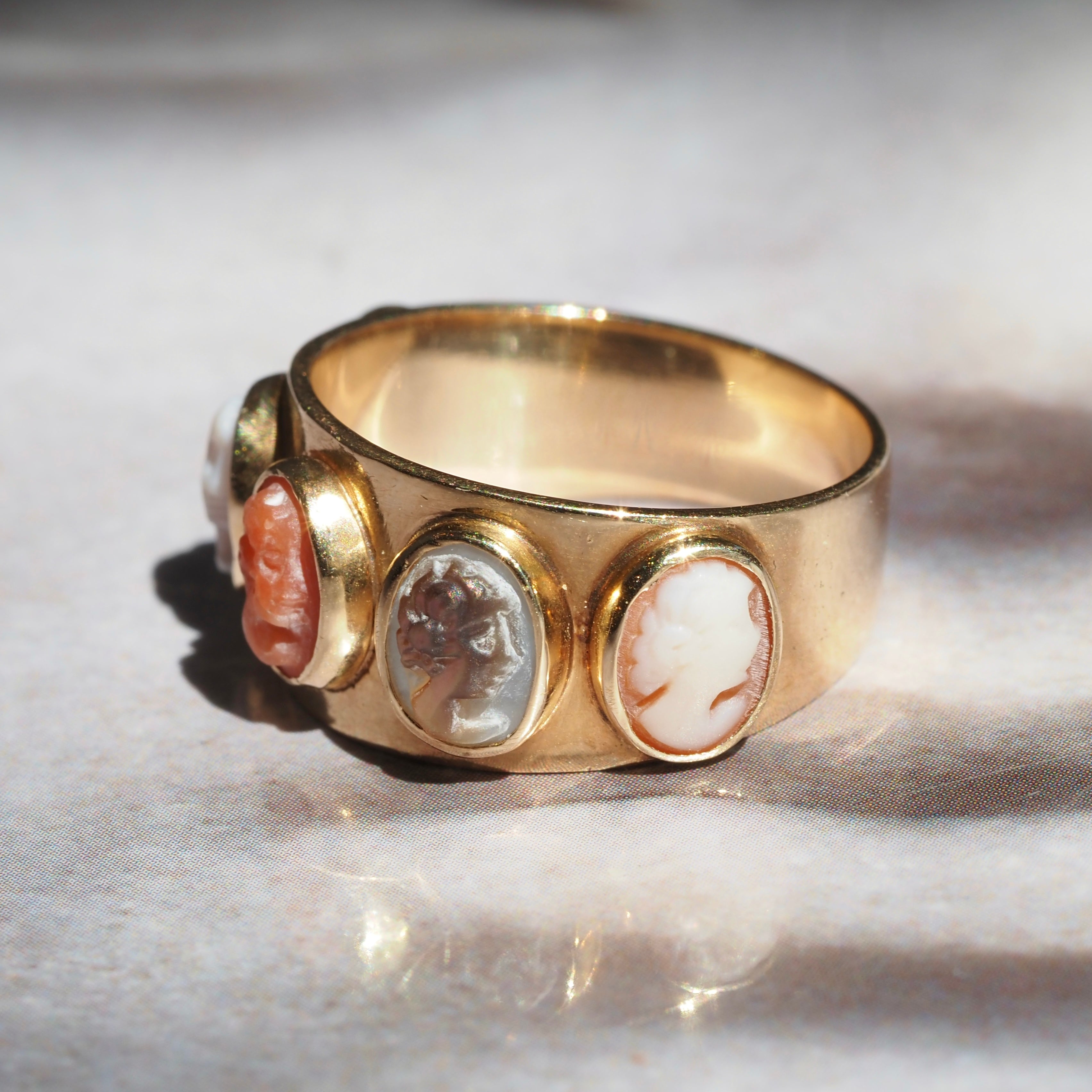 Vintage Cameo Coral Mother of Pearl and Shell 14k Gold Ring
