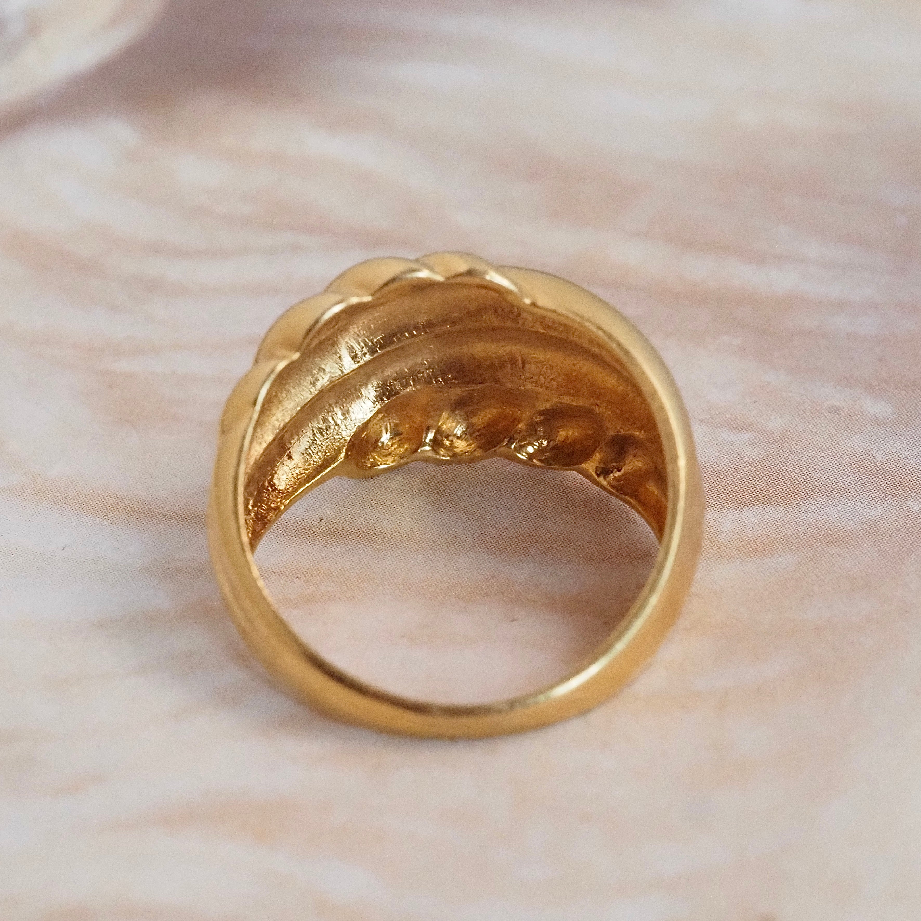 Vintage Twisty Domed 18k Gold Ring