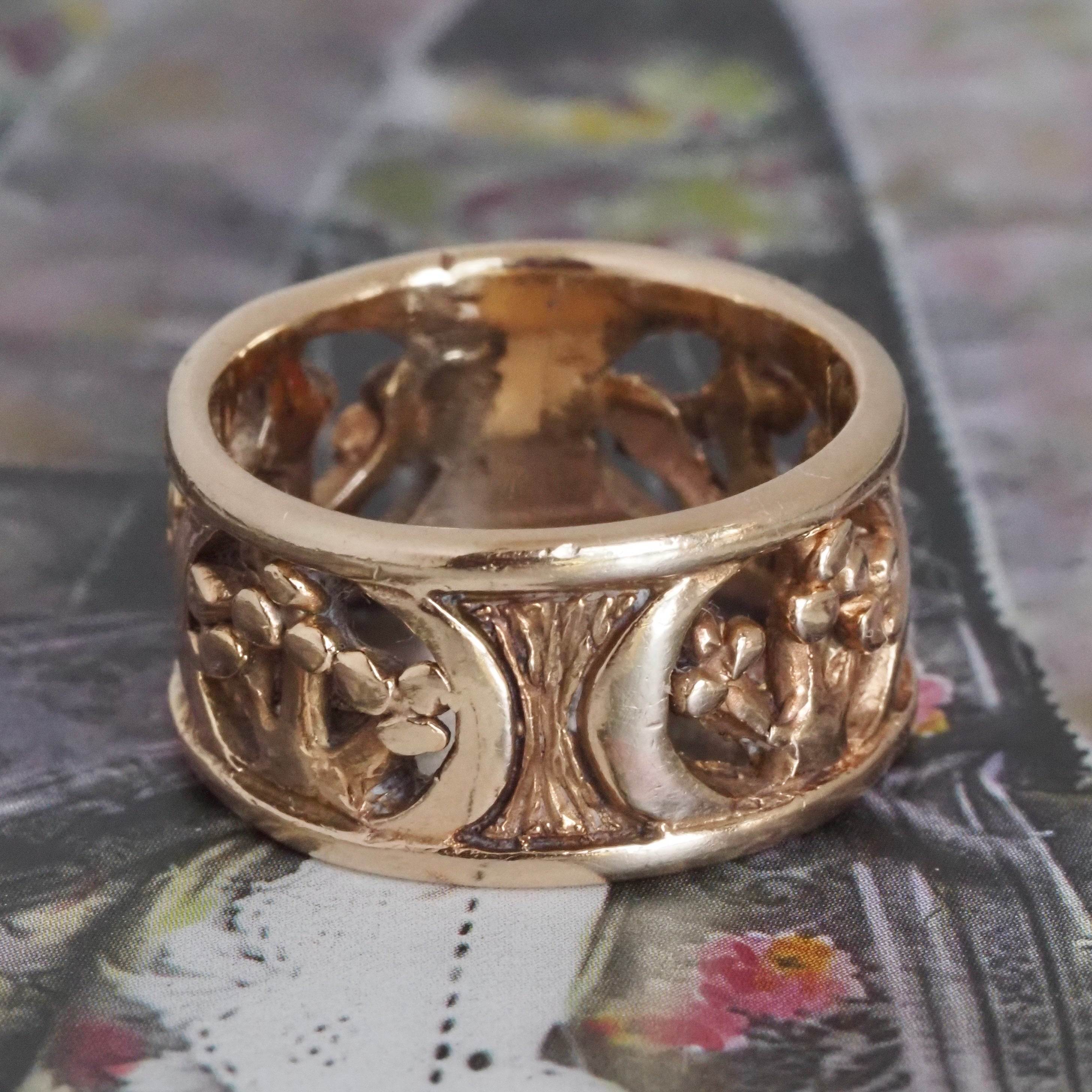 Vintage Joshua Tree Floral 14k Gold Open Work Band