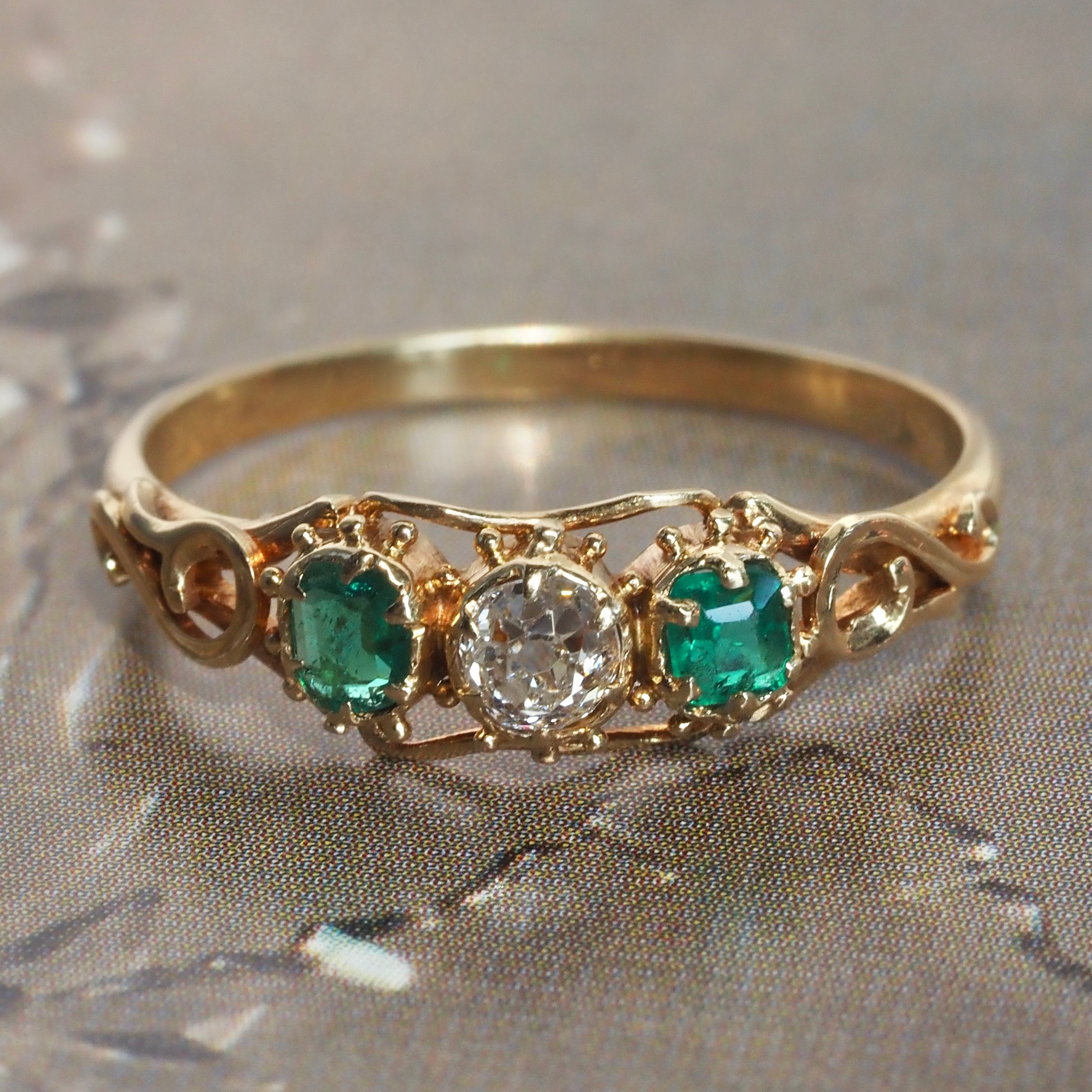 Victorian 18k Gold Emerald and Old Mine Cut Diamond Ring