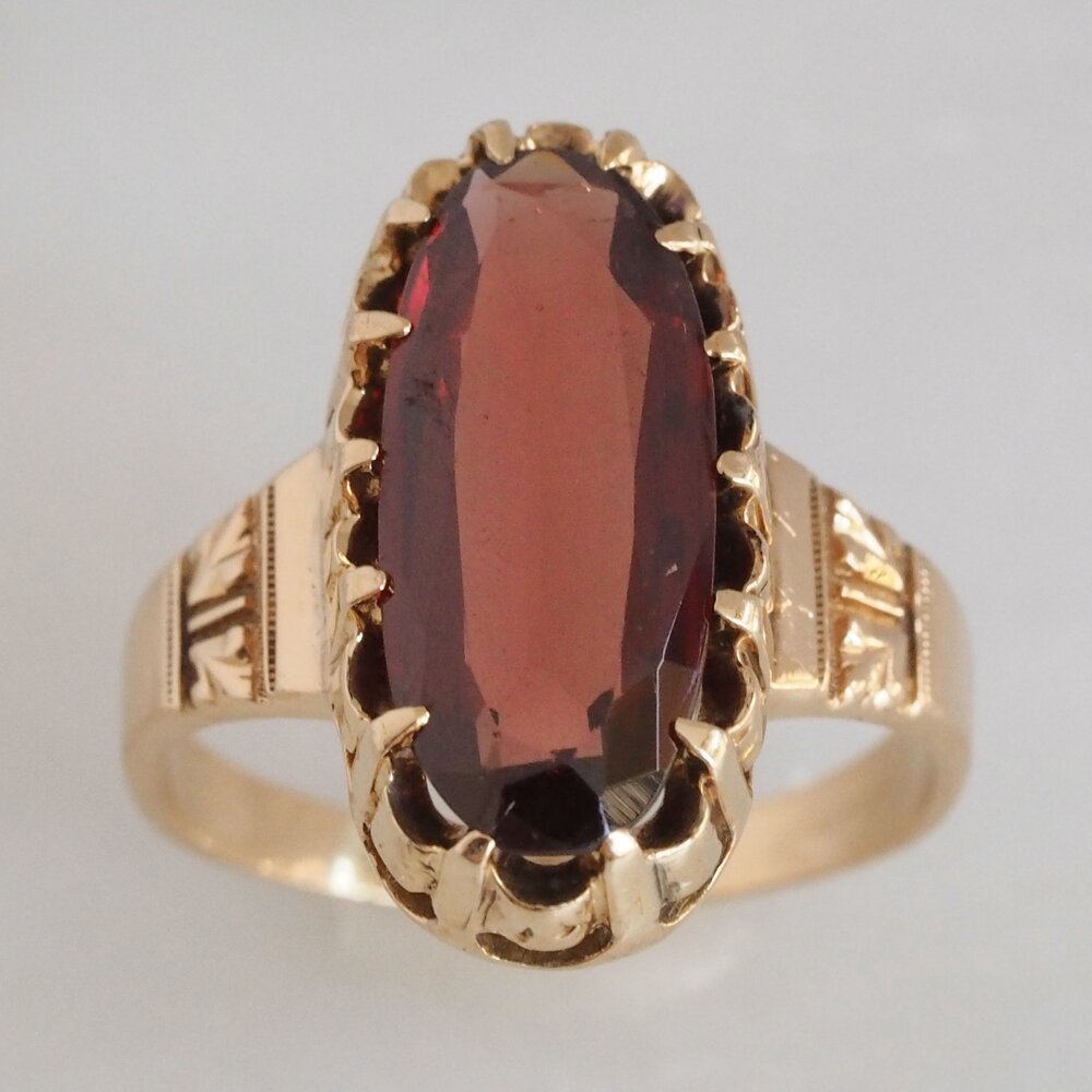 Antique Victorian 14k Gold Garnet Ring