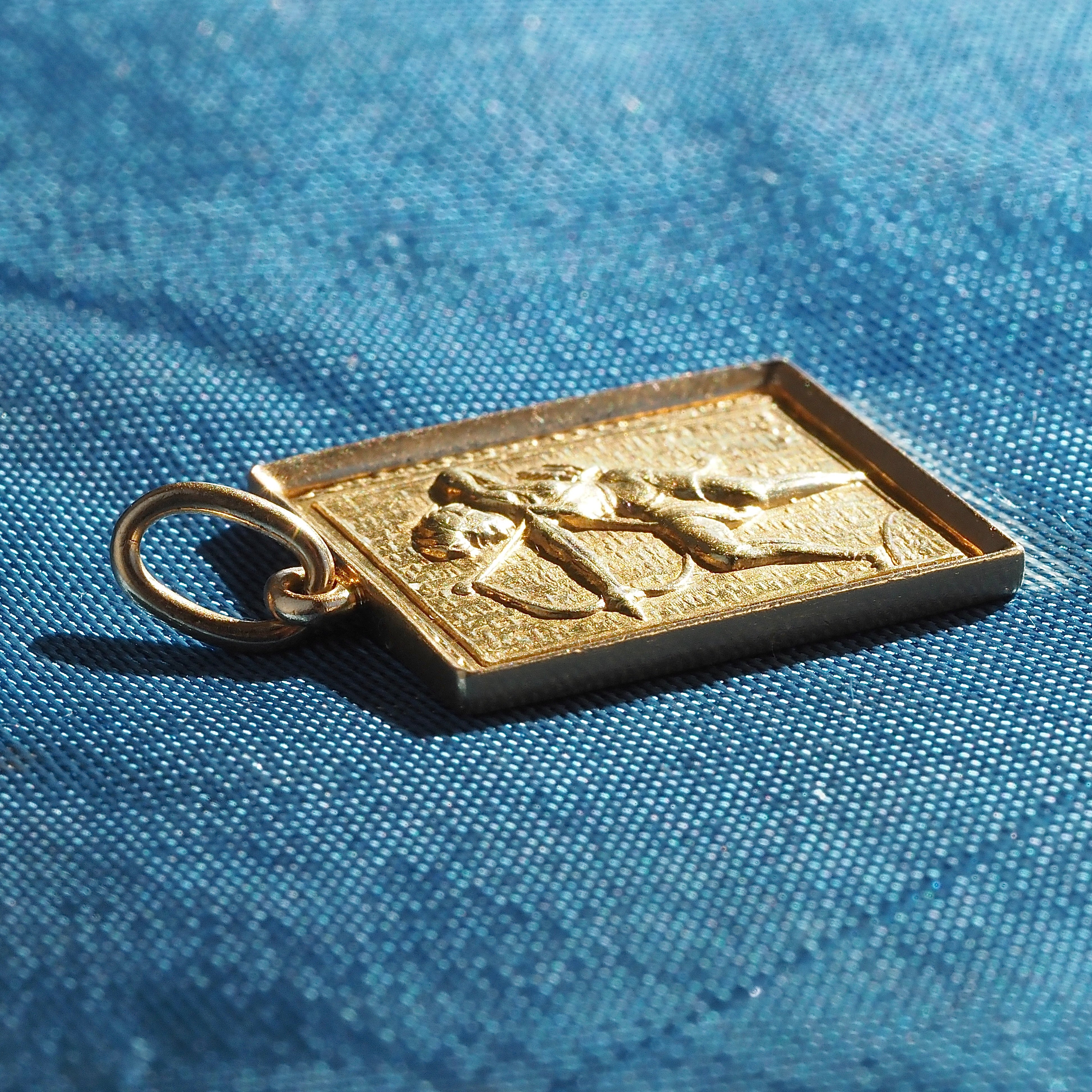 Vintage 18k Gold Sagittarius Archer Pendant