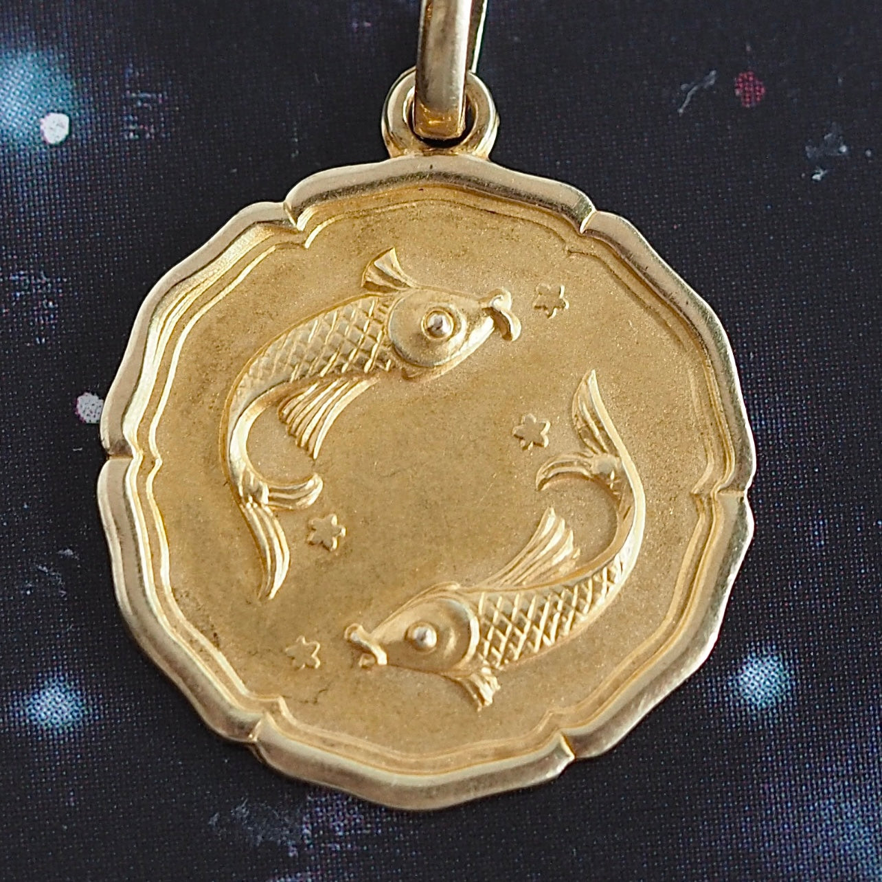 Vintage Italian 18k Gold Pisces Zodiac Pendant