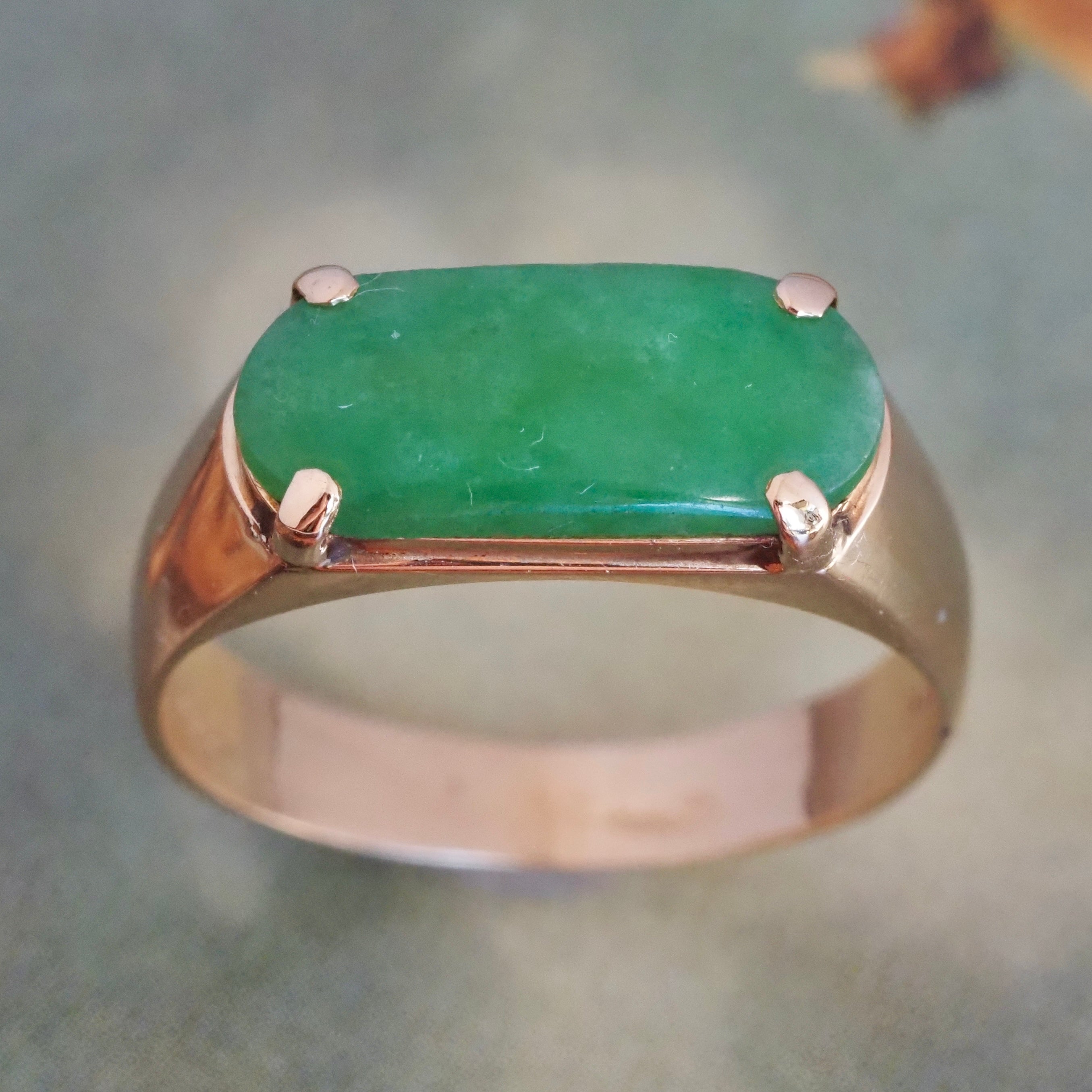 Vintage 18k Gold Jade Saddle Ring