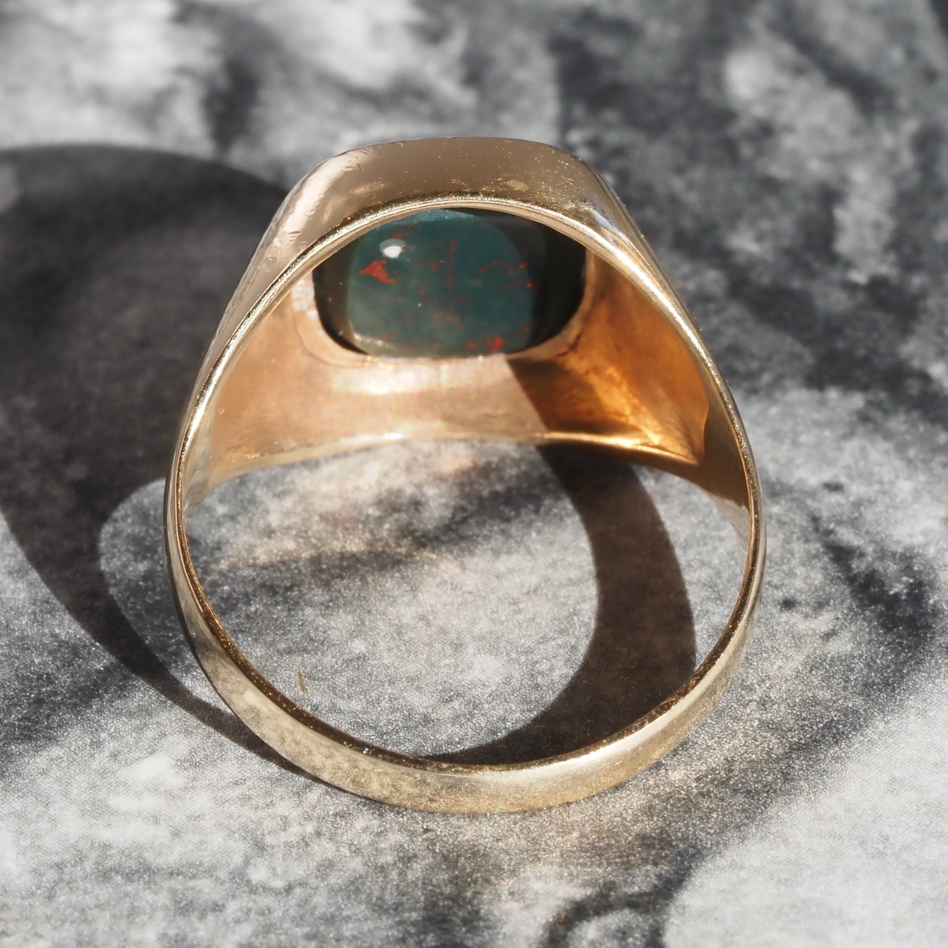 Vintage c.1977 English Bloodstone 9k Gold Signet Ring