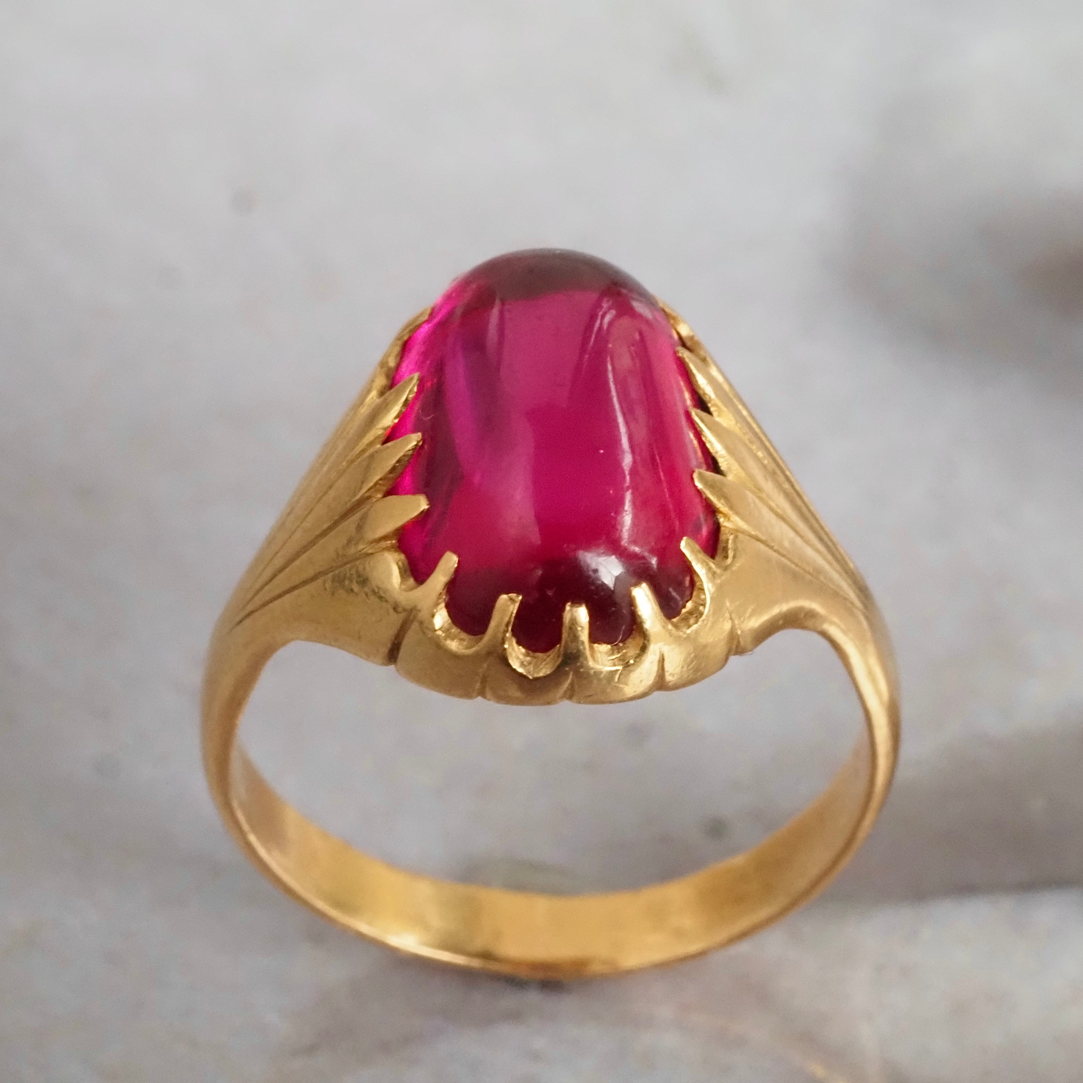 Vintage 22k Gold Ruby Cabochon Ring