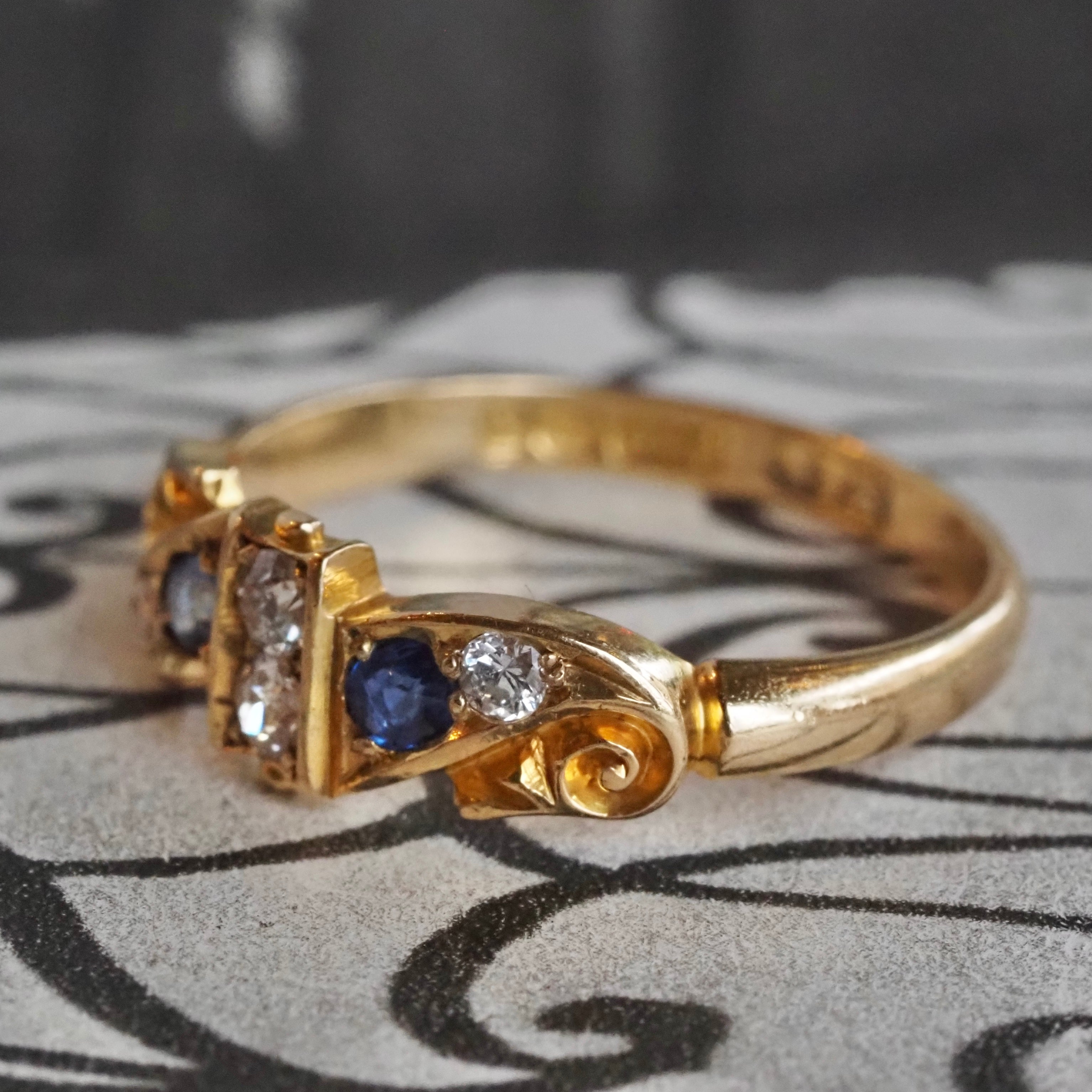 Antique English Victorian c.1897 Natural Sapphire and Old Mine Cut Diamond Ring