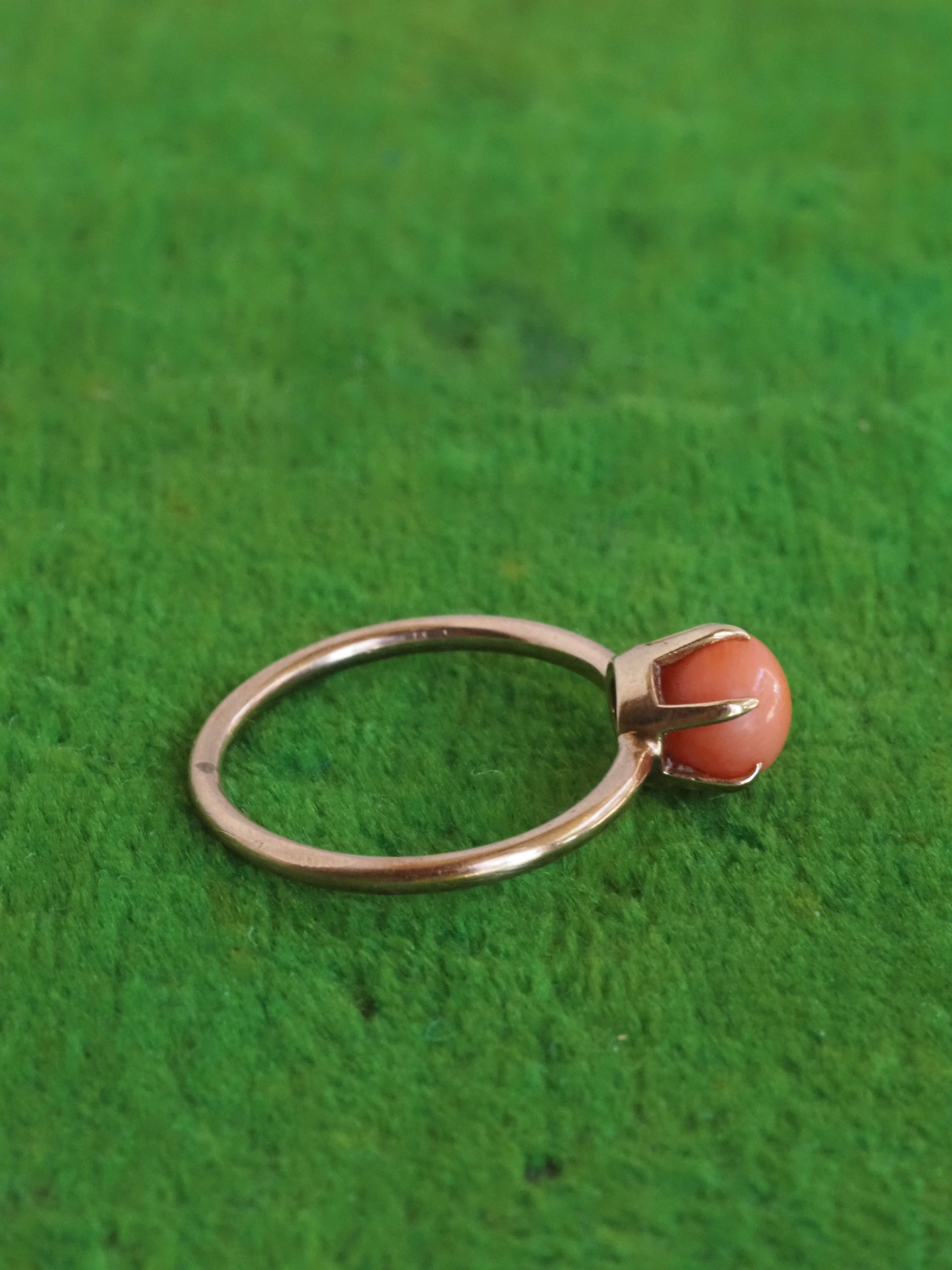 Vintage 14k Gold Coral Button Ring