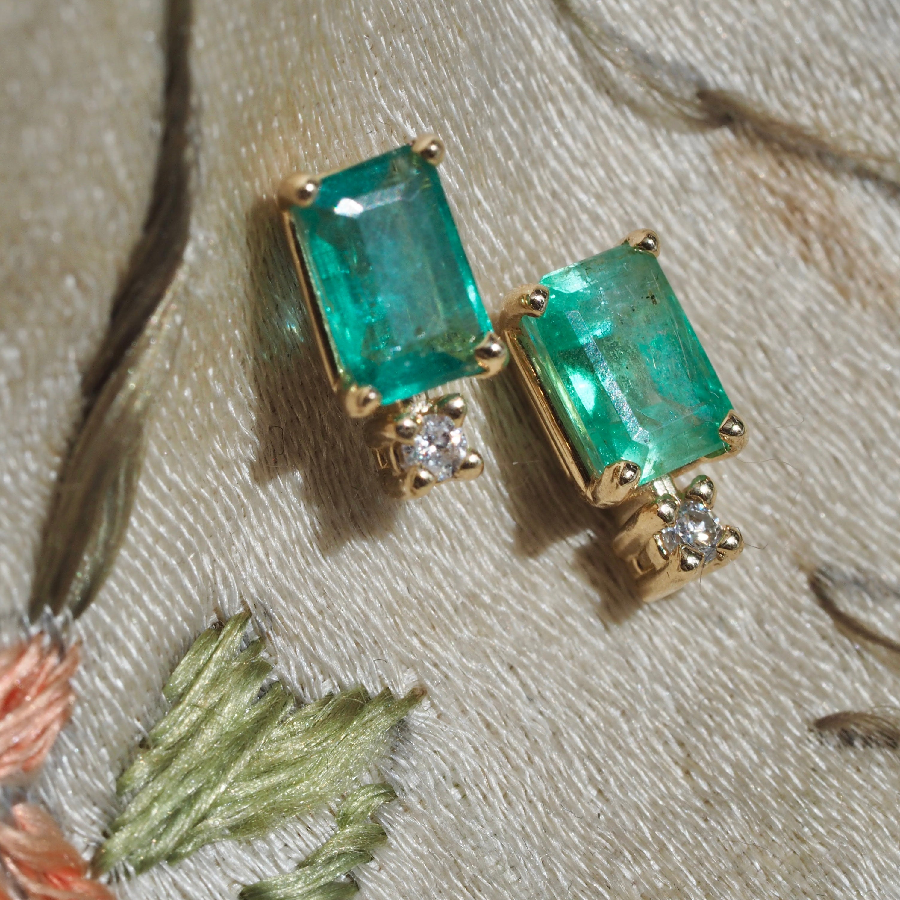 Vintage 14k Gold Emerald and Diamond Earrings