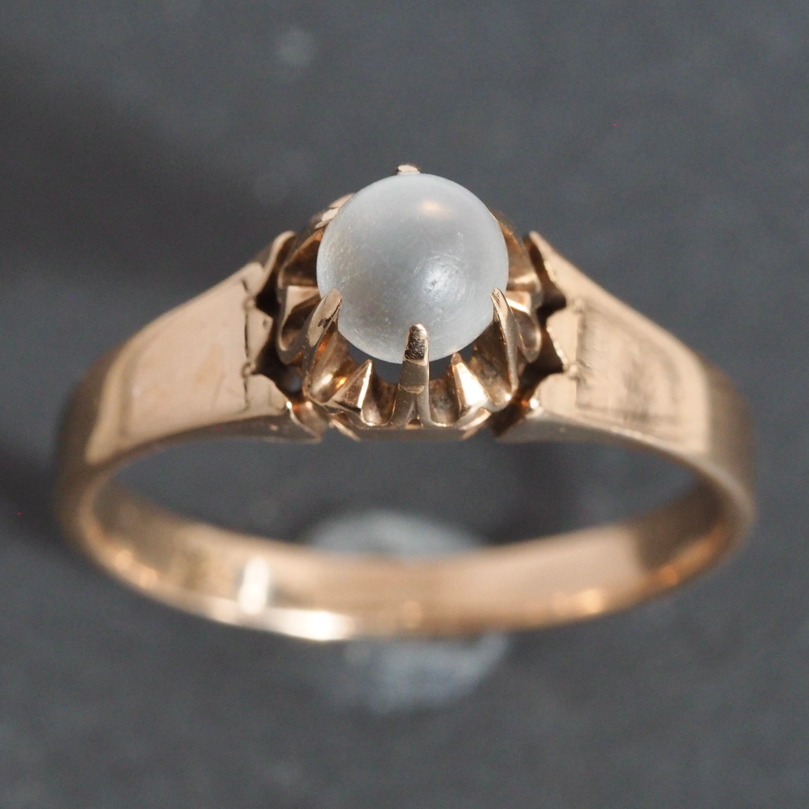 Antique Victorian 14k Gold Moonstone Solitaire Ring