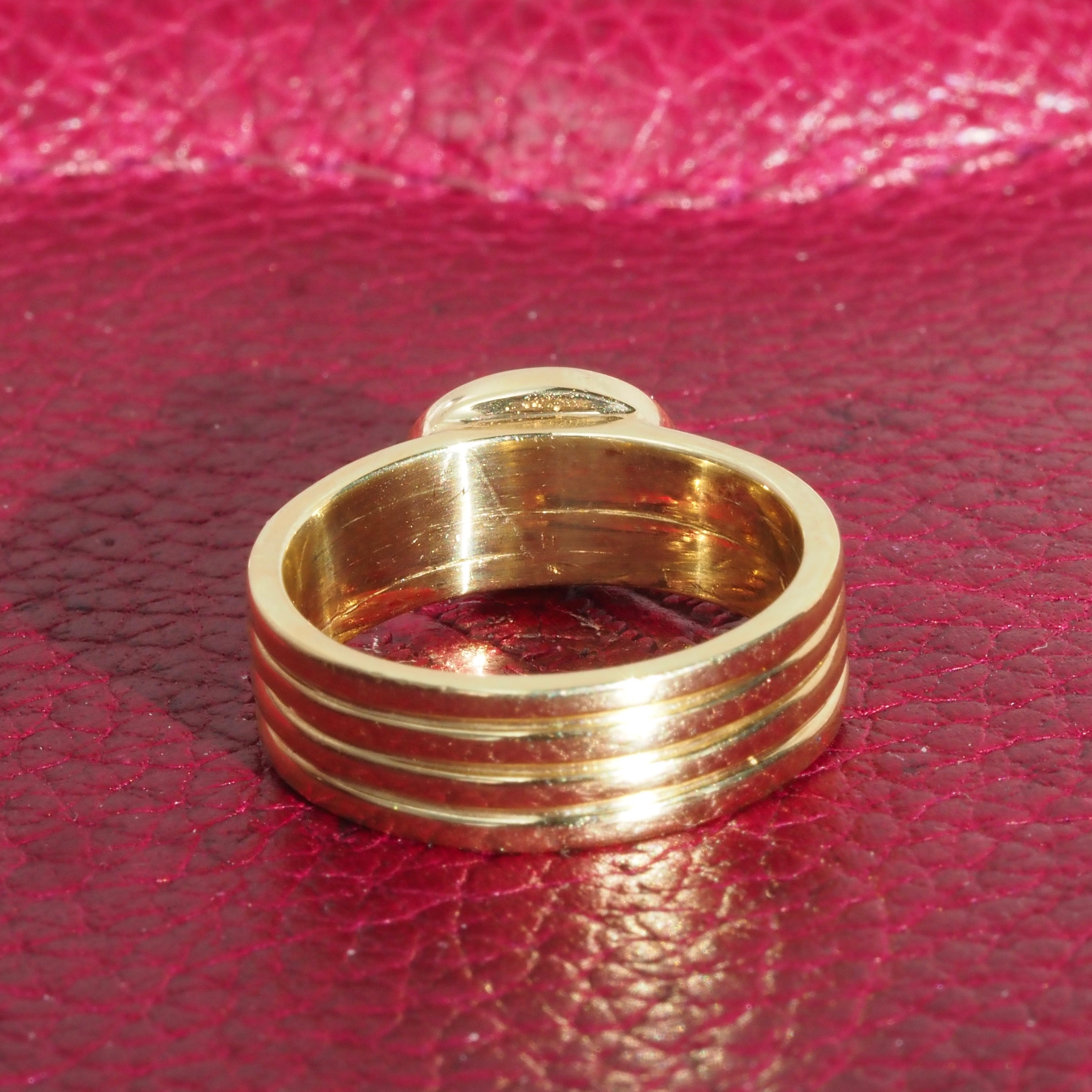 Vintage Aquamarine Cabochon Bezel Set 18k Gold Ring