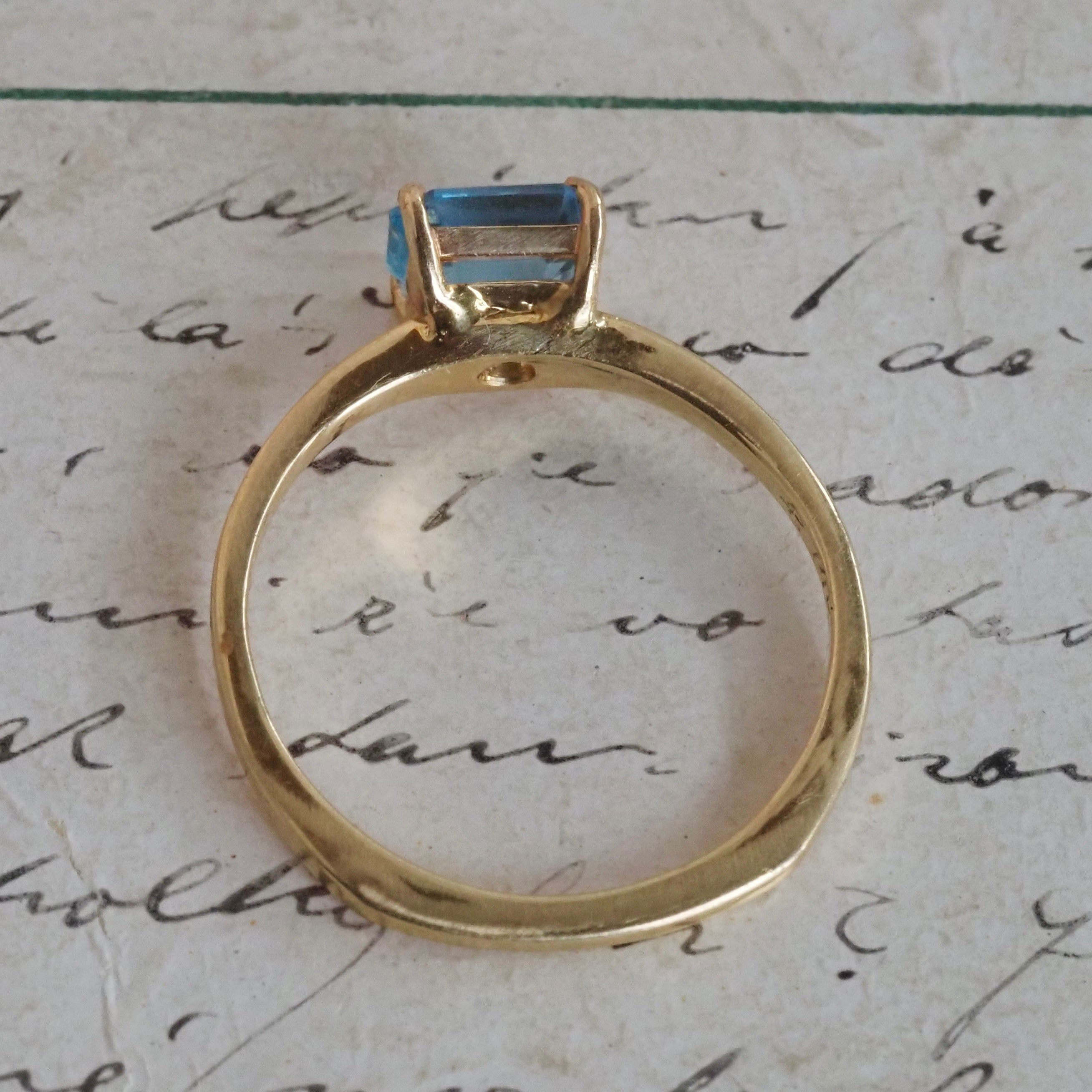 Vintage 14k Gold Aquamarine Ring