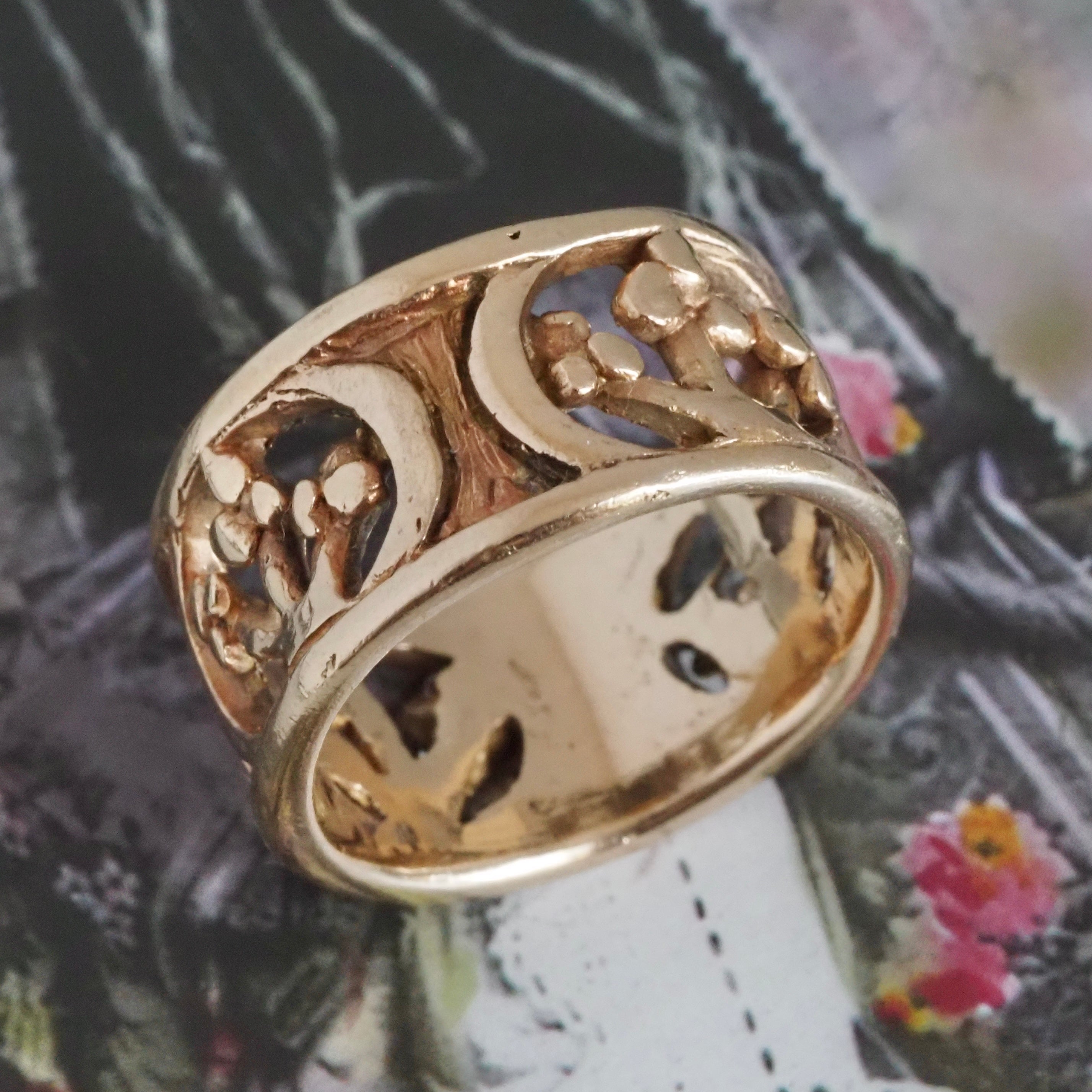 Vintage Joshua Tree Floral 14k Gold Open Work Band