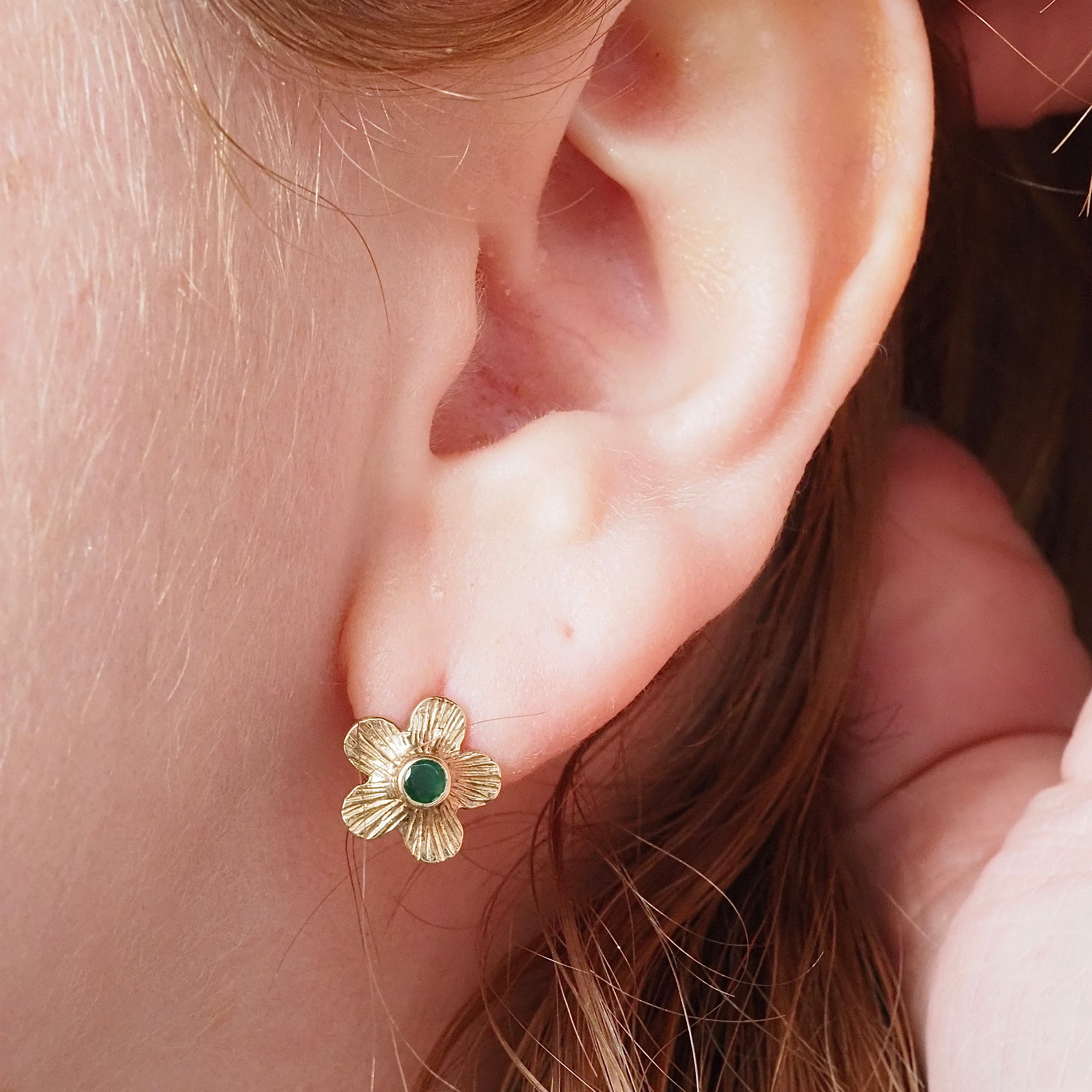 Vintage Emerald Flower 9k Studs