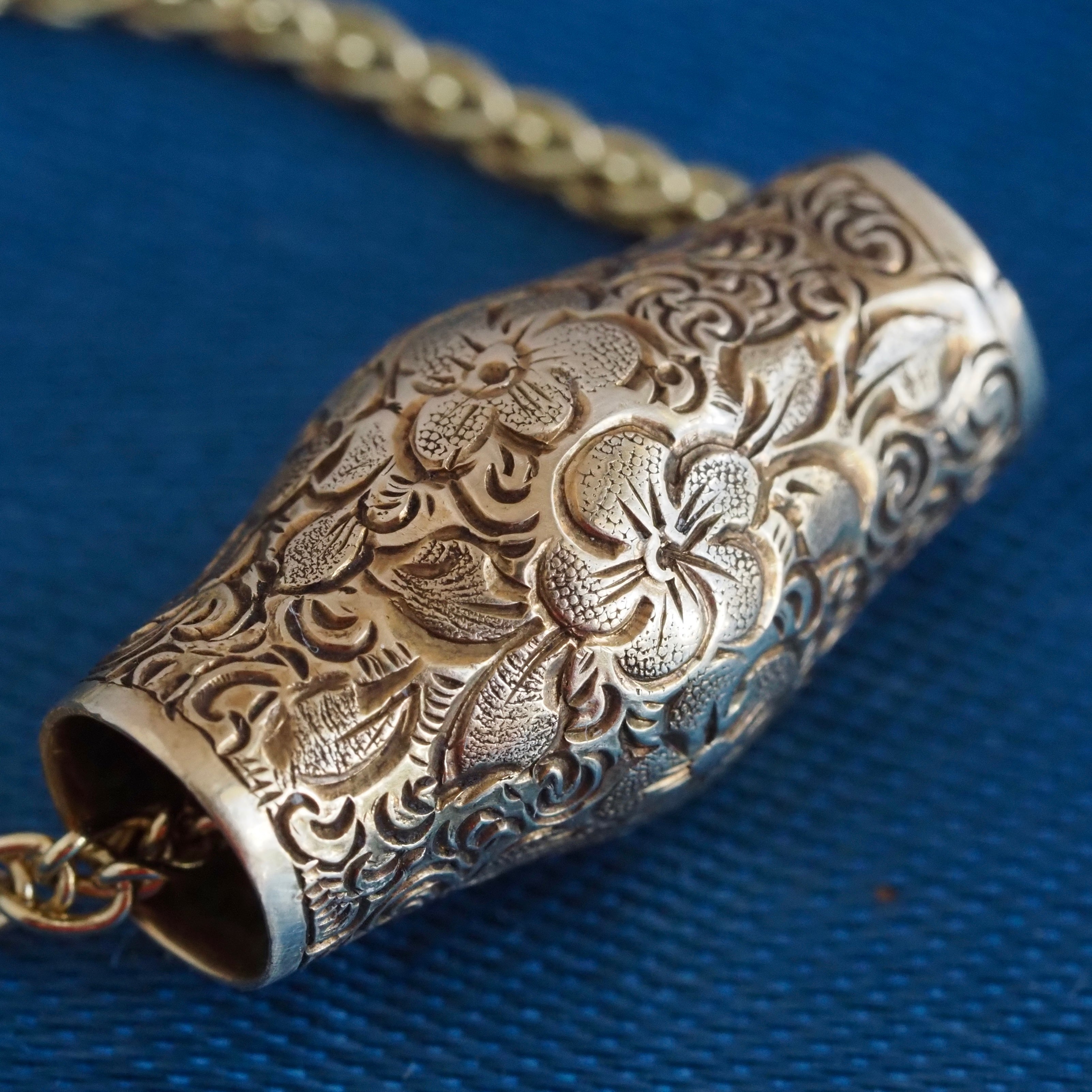 Art Nouveau 14k Gold Floral Engraved Barrel Bead Necklace