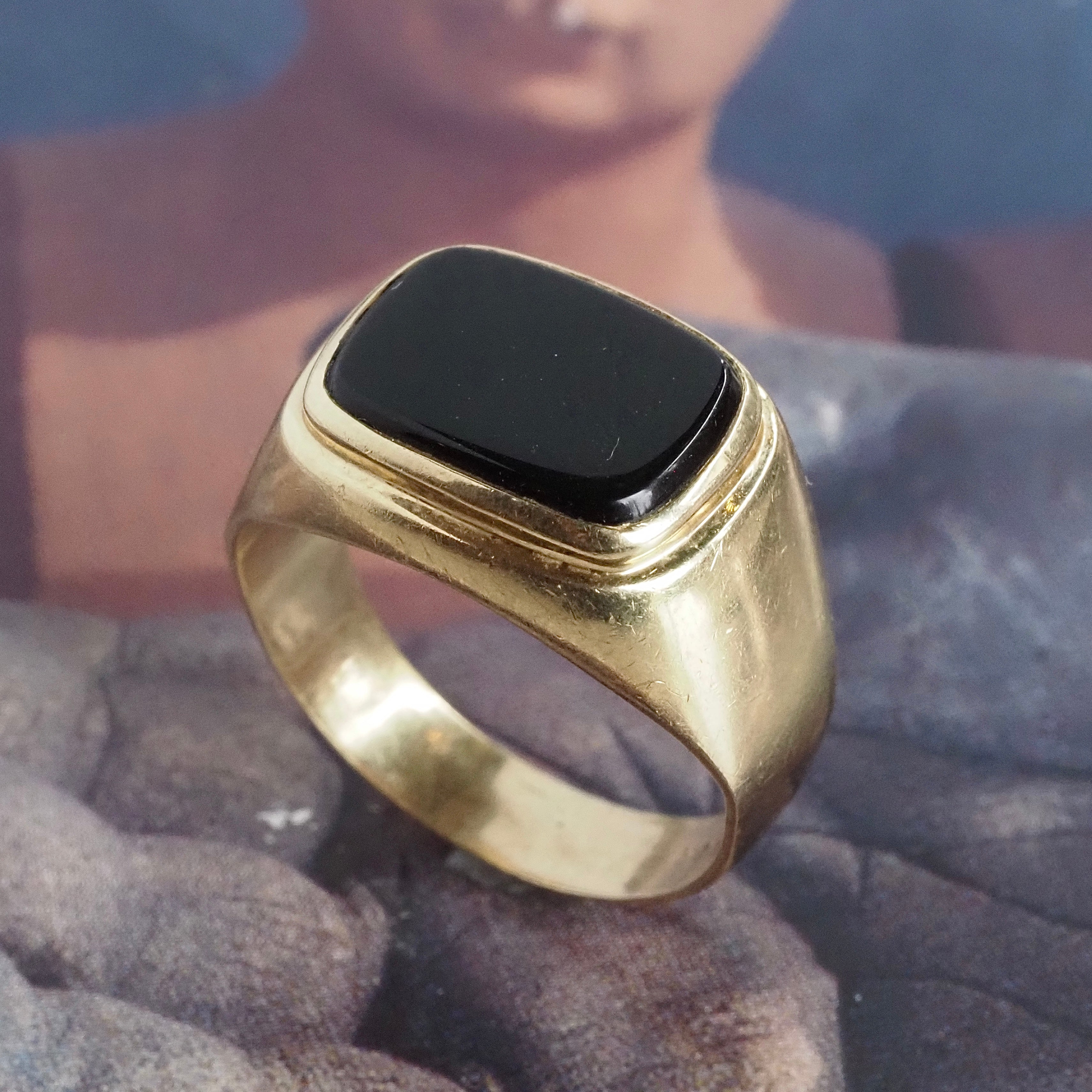 Vintage 14k Gold Onyx Signet Ring