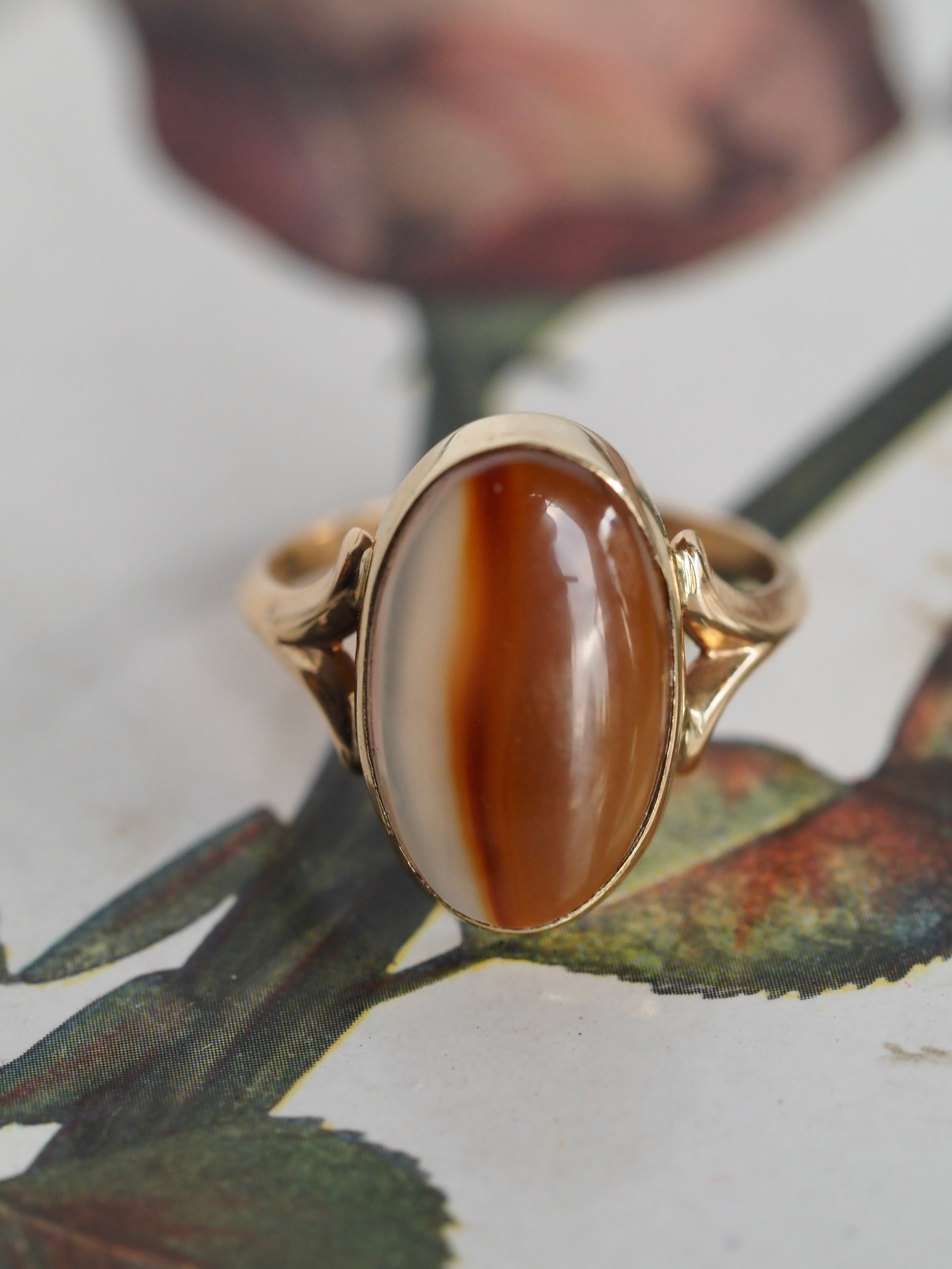 Antique Oval Agate 10k Gold Ring