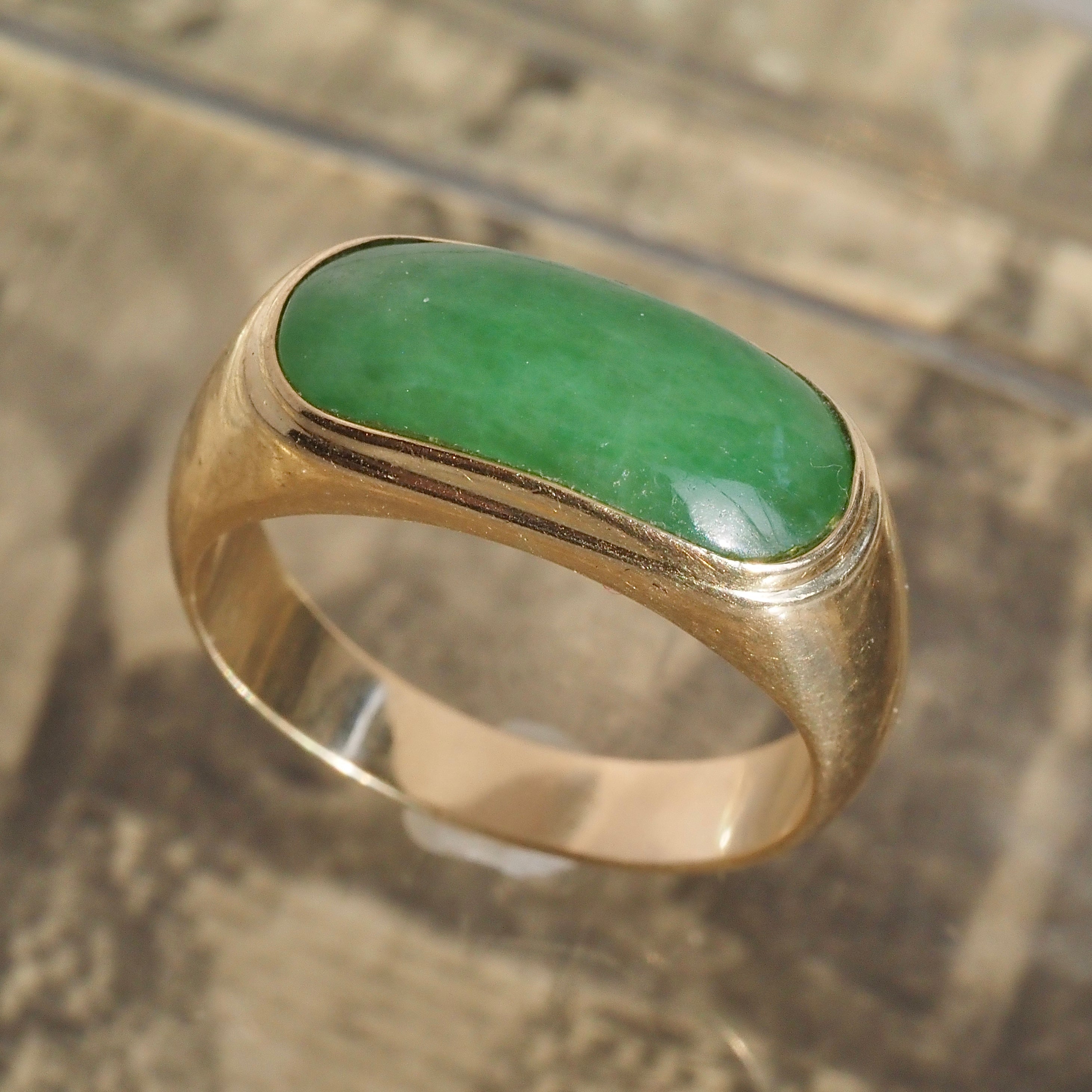 Vintage 14k Gold Jade Saddle Ring