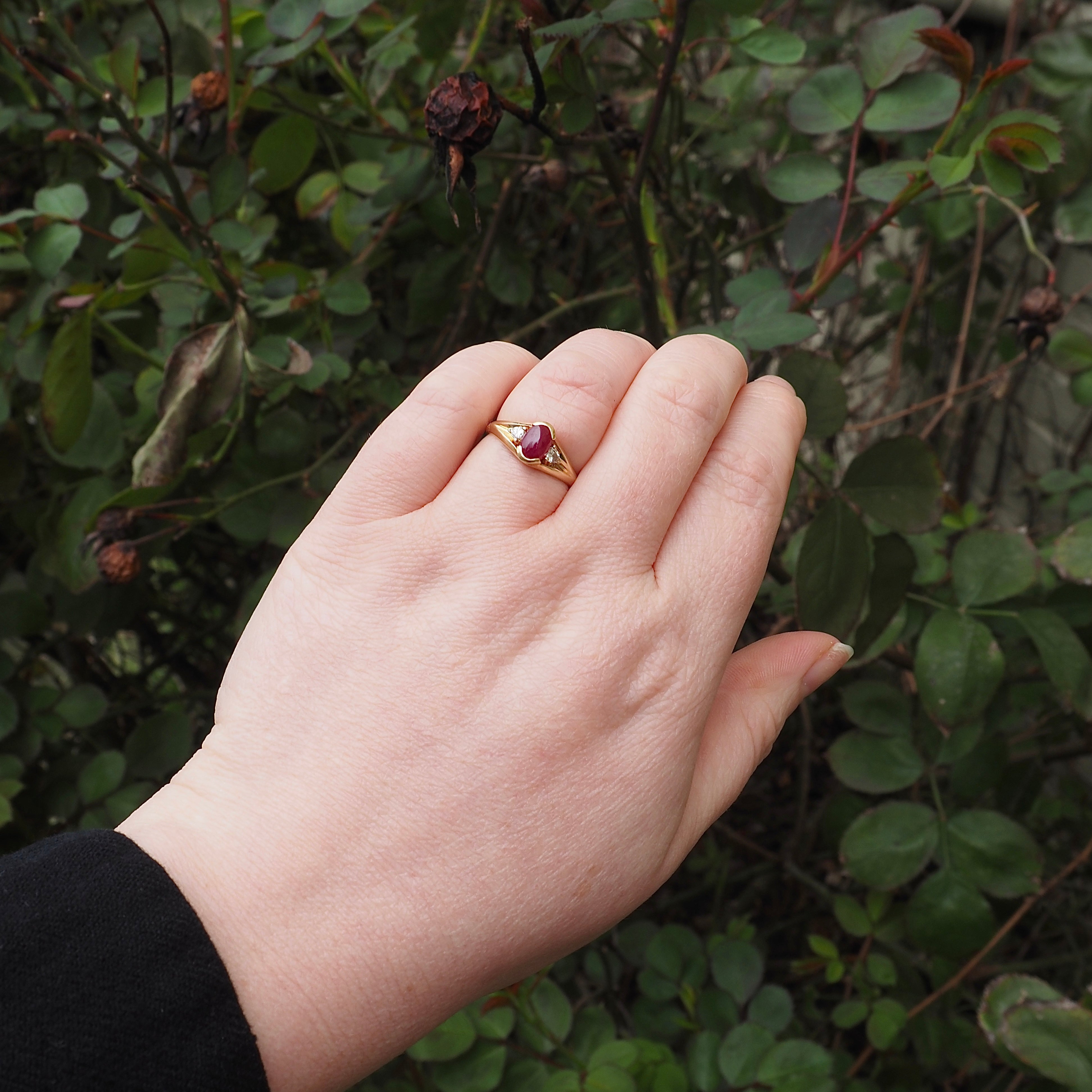 Vintage Natural Ruby Cabochon Trillion Cut Diamond 14k Gold Ring