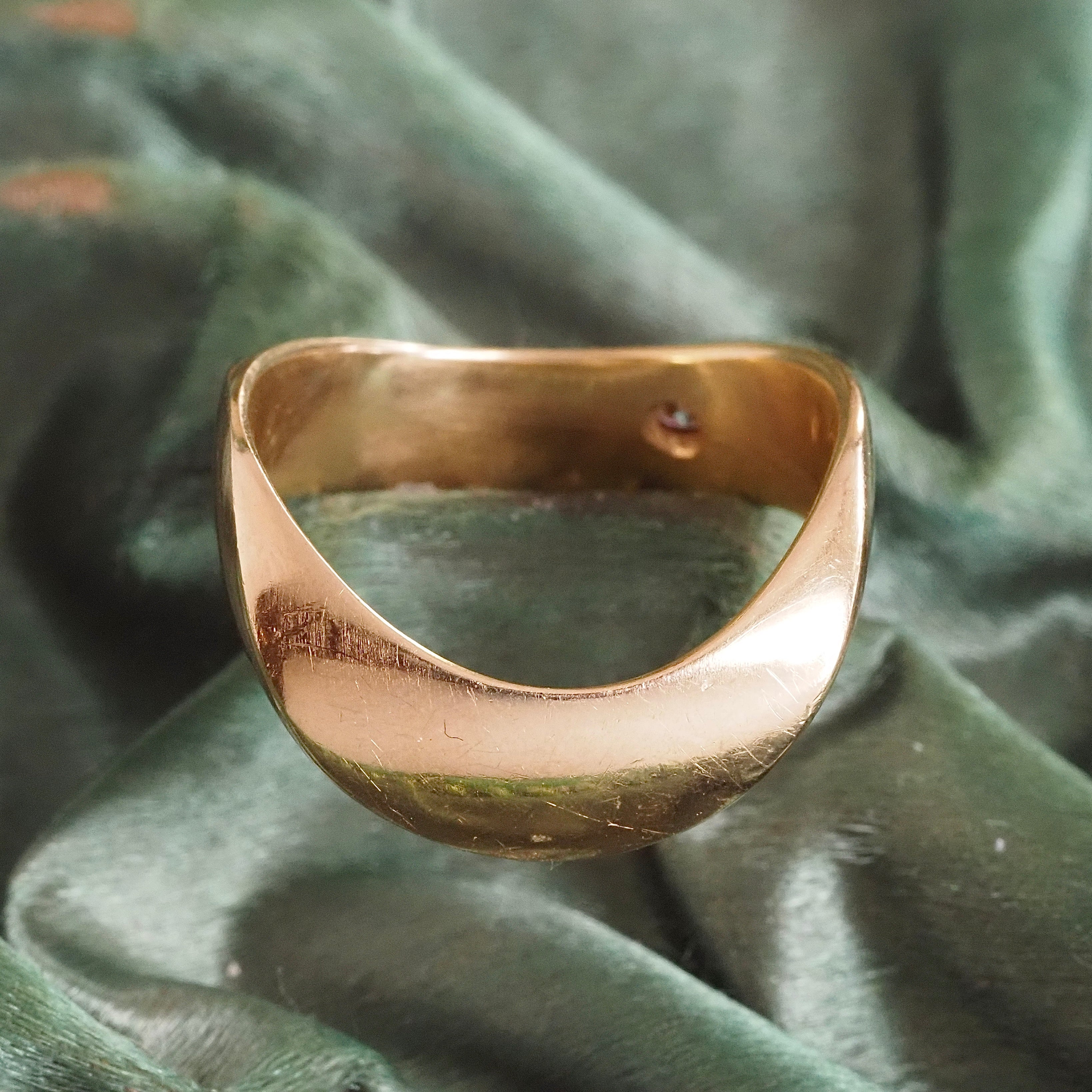 Vintage Mid-Century Diamond 18k Gold Wave Ring