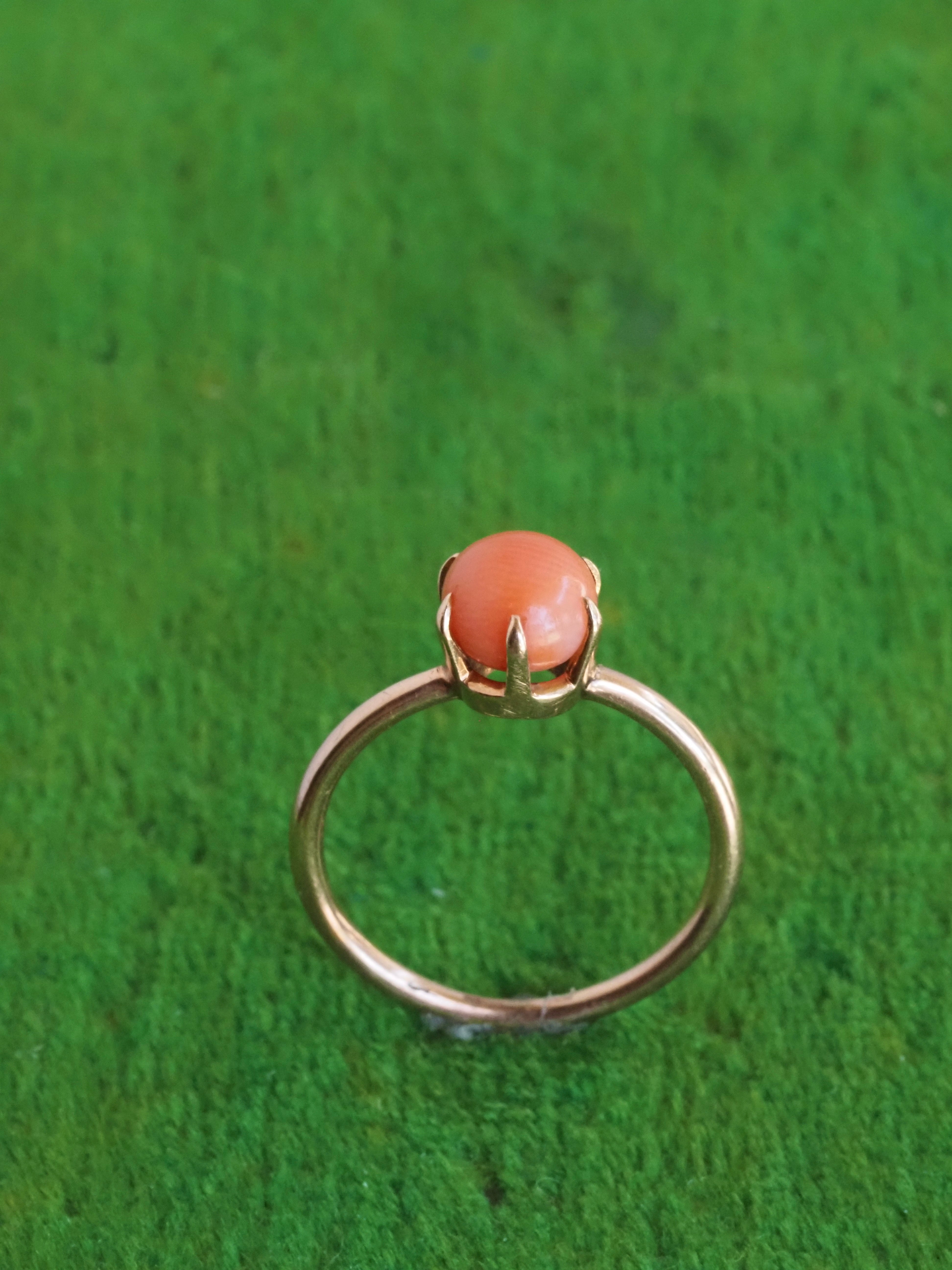 Vintage 14k Gold Coral Button Ring