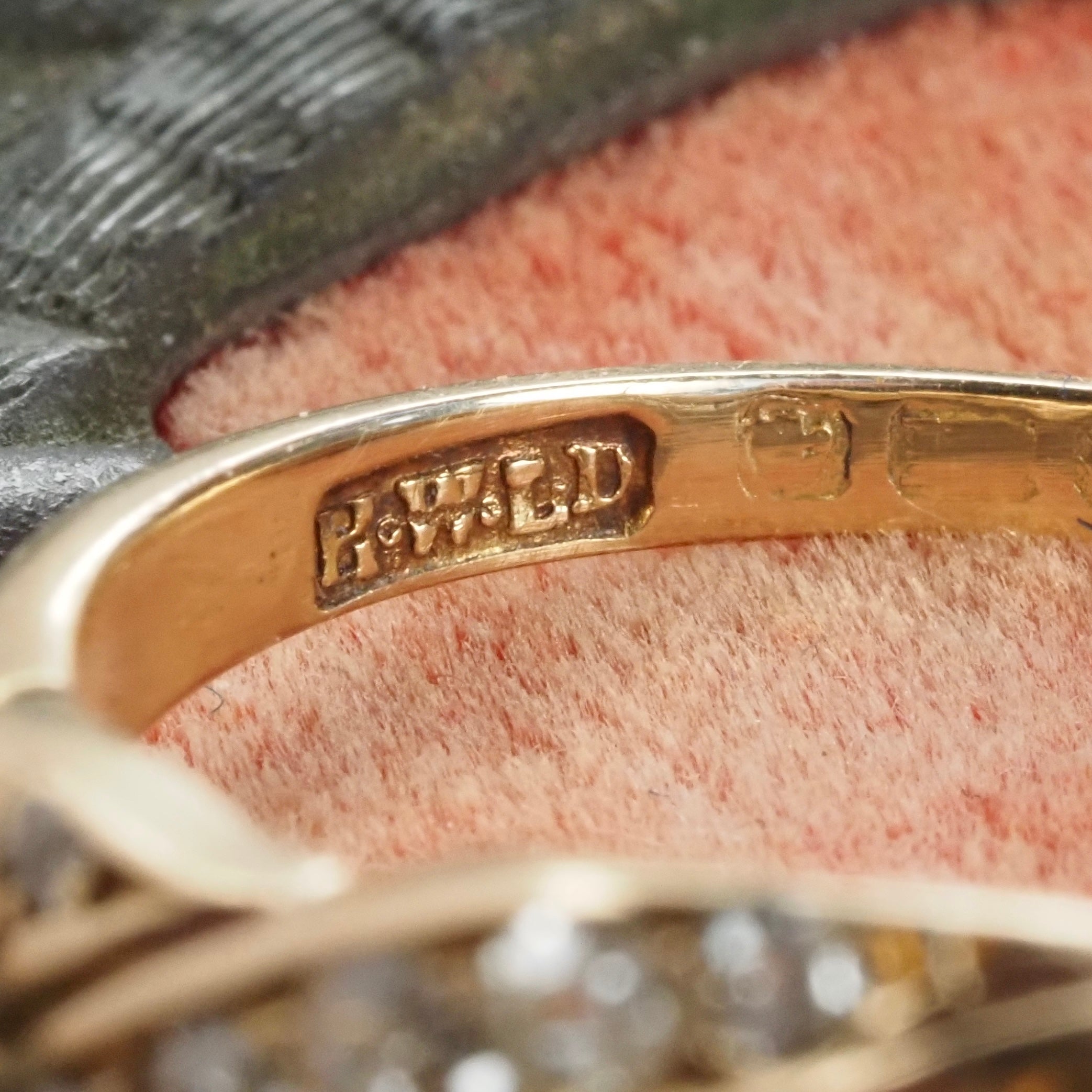 Antique English Old Mine Cut Diamond 18k Gold Scroll Ring