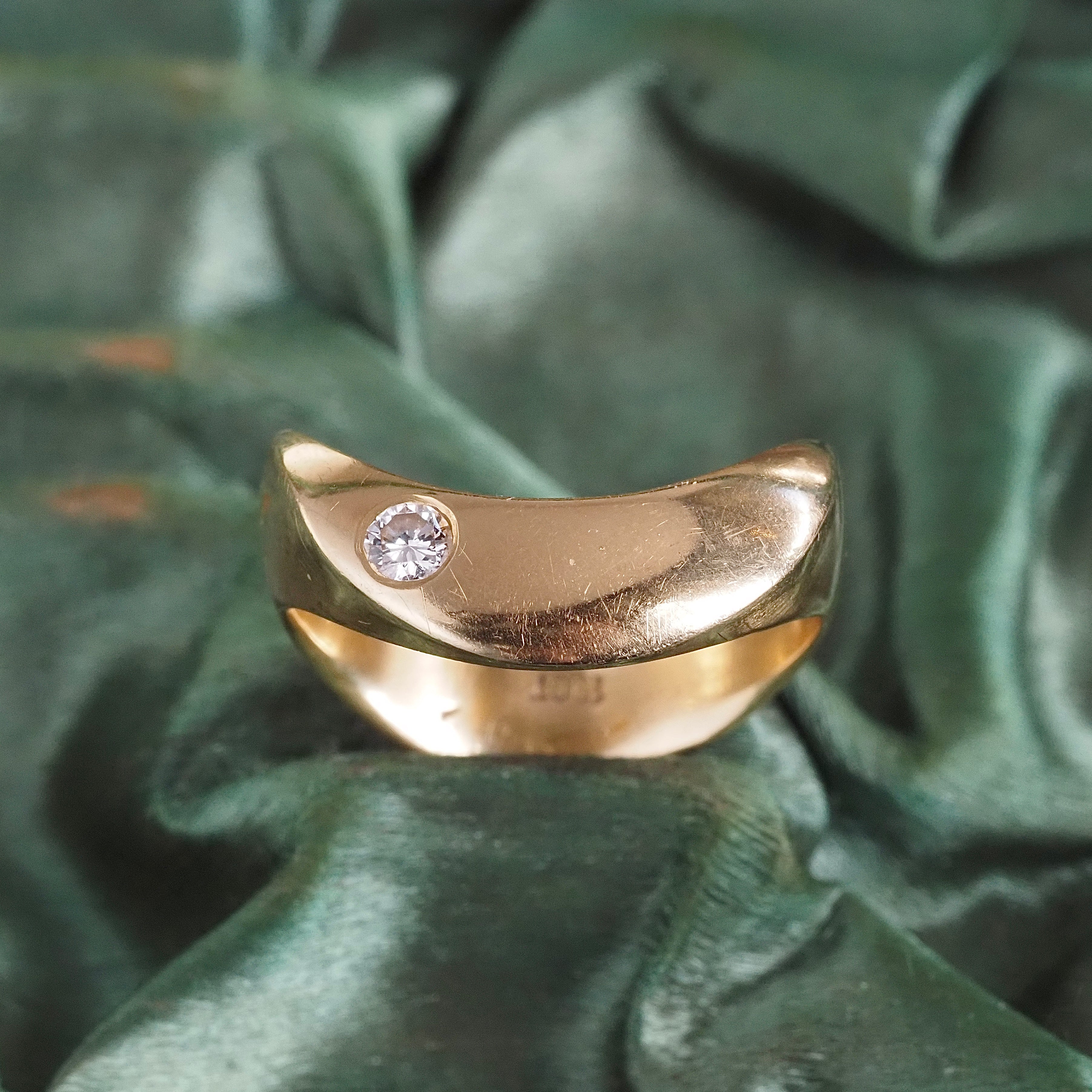 Vintage Mid-Century Diamond 18k Gold Wave Ring
