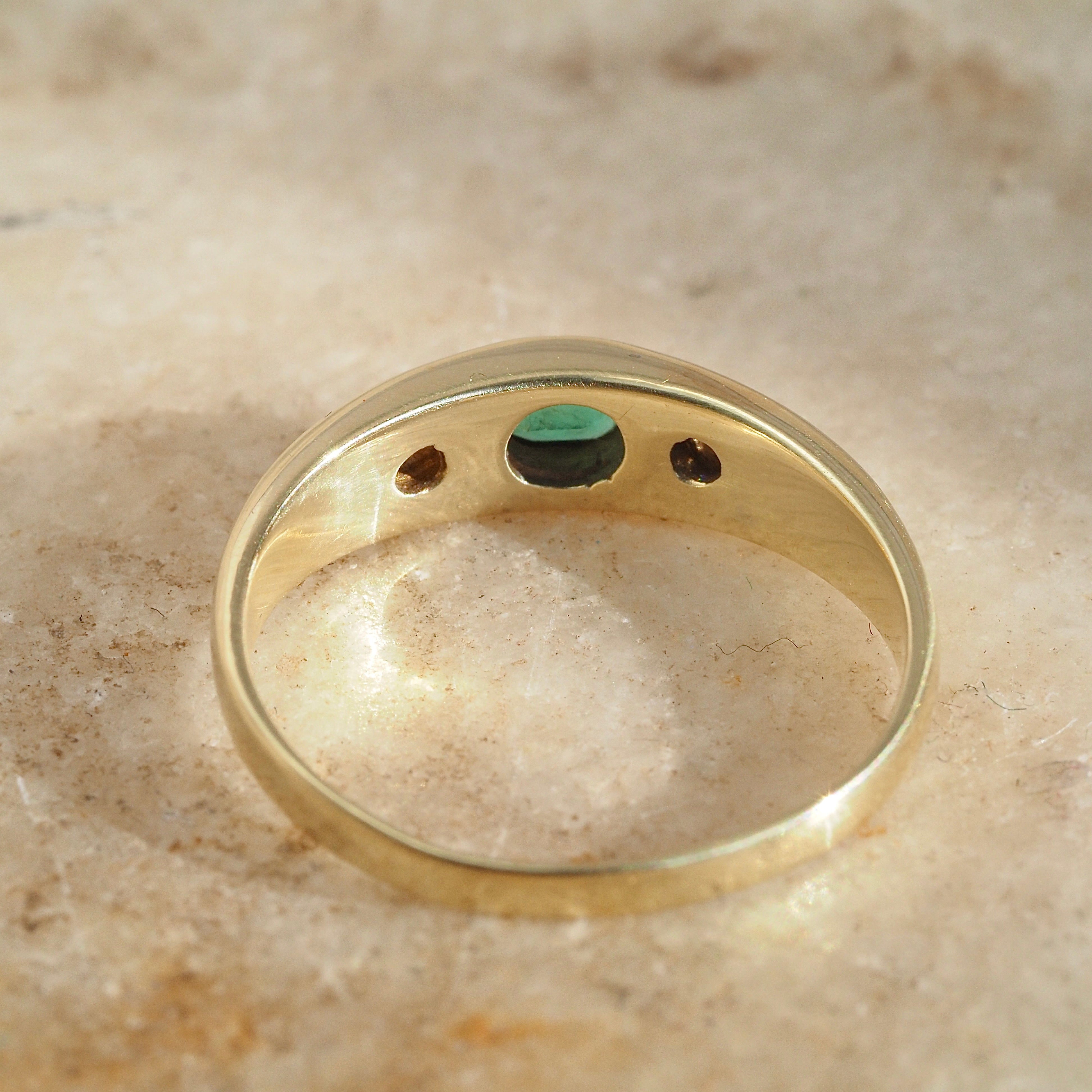 Vintage Emerald Round Brilliant Cut Diamond Flush Set Trilogy 14k Gold Dome Ring