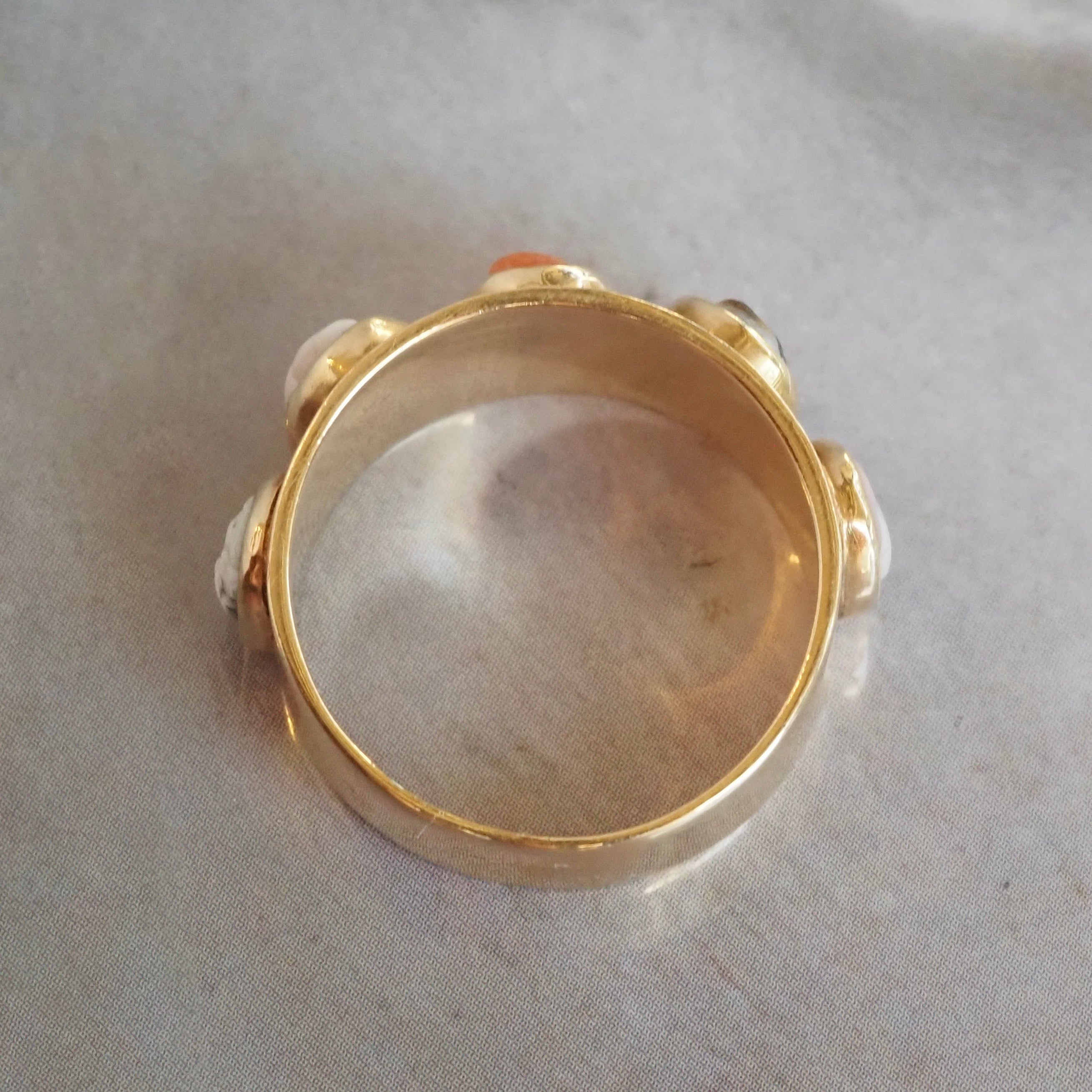 Vintage Cameo Coral Mother of Pearl and Shell 14k Gold Ring