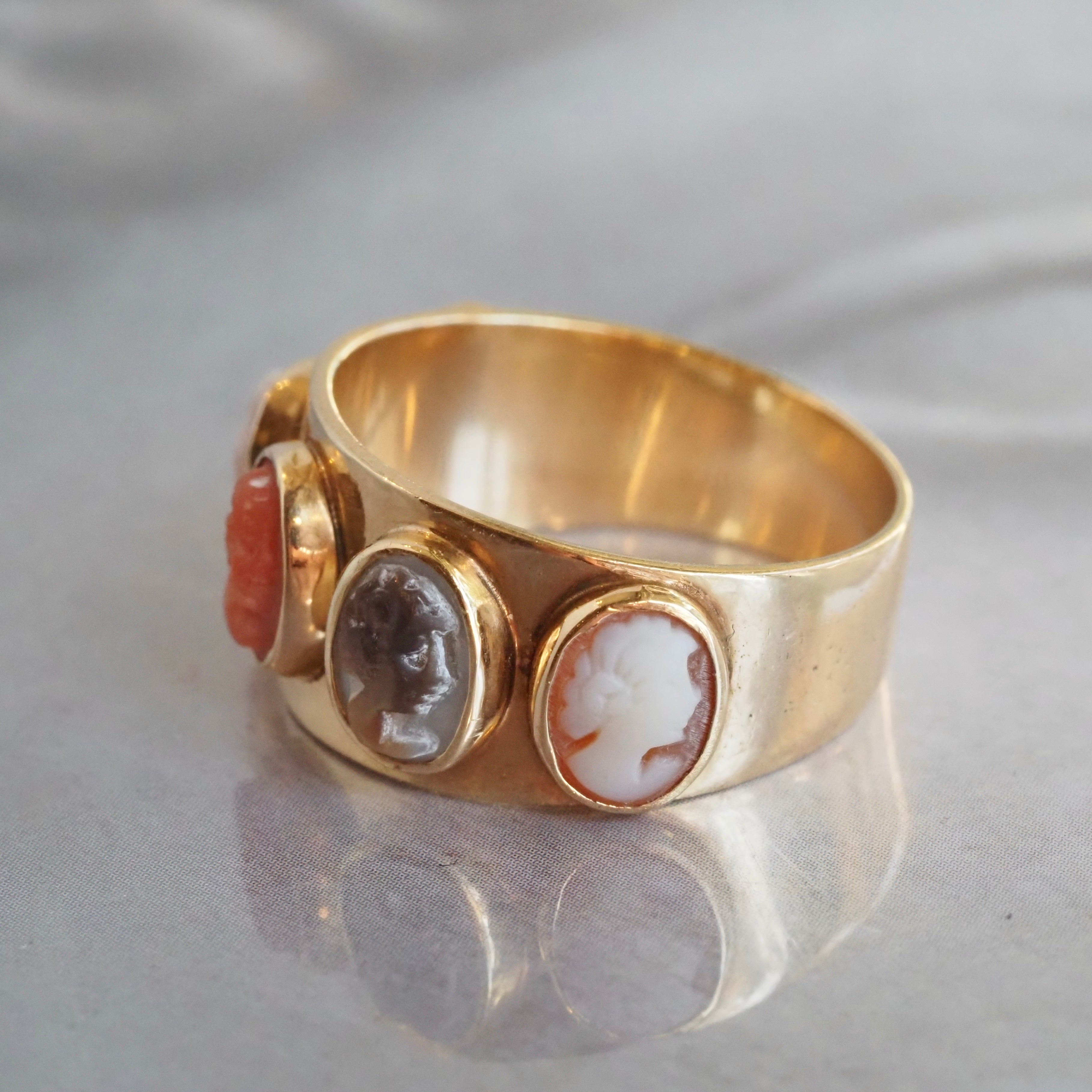 Vintage Cameo Coral Mother of Pearl and Shell 14k Gold Ring