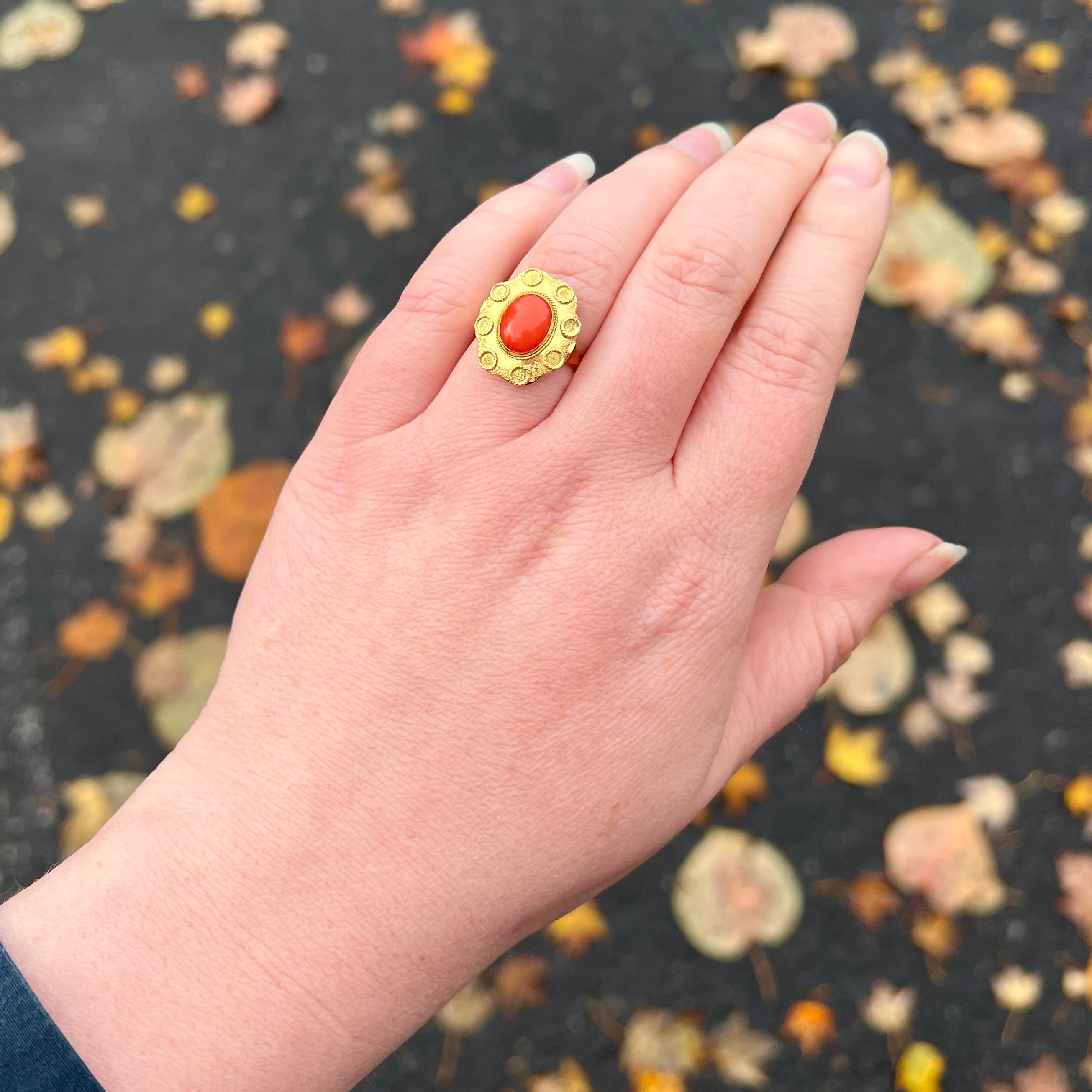 Vintage Italian Coral 18k Gold Ring