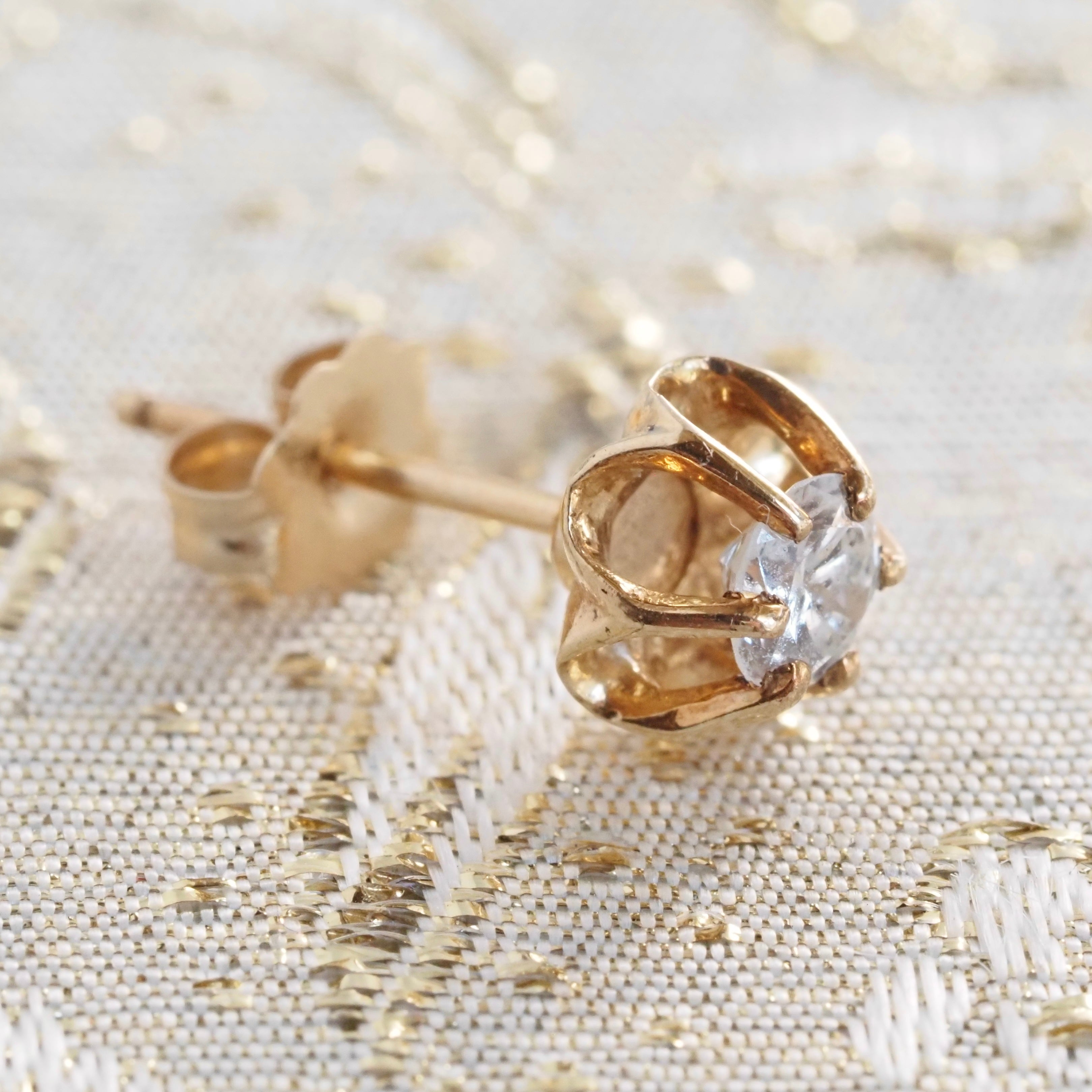 Vintage Round Brilliant Cut Diamond Buttercup 14k Gold Earrings