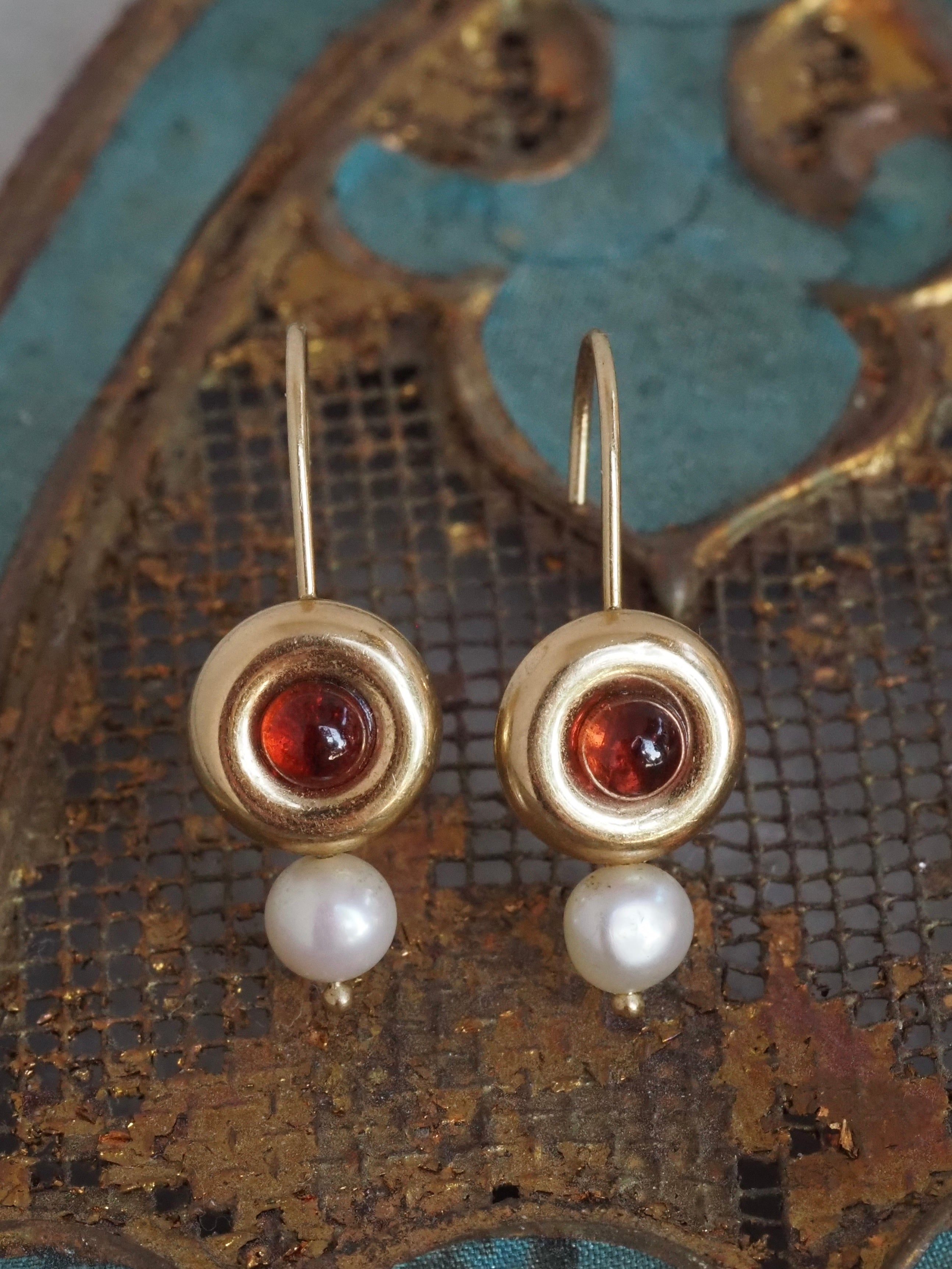 Vintage Garnet and Pearl 14k Gold Leverback Earrings