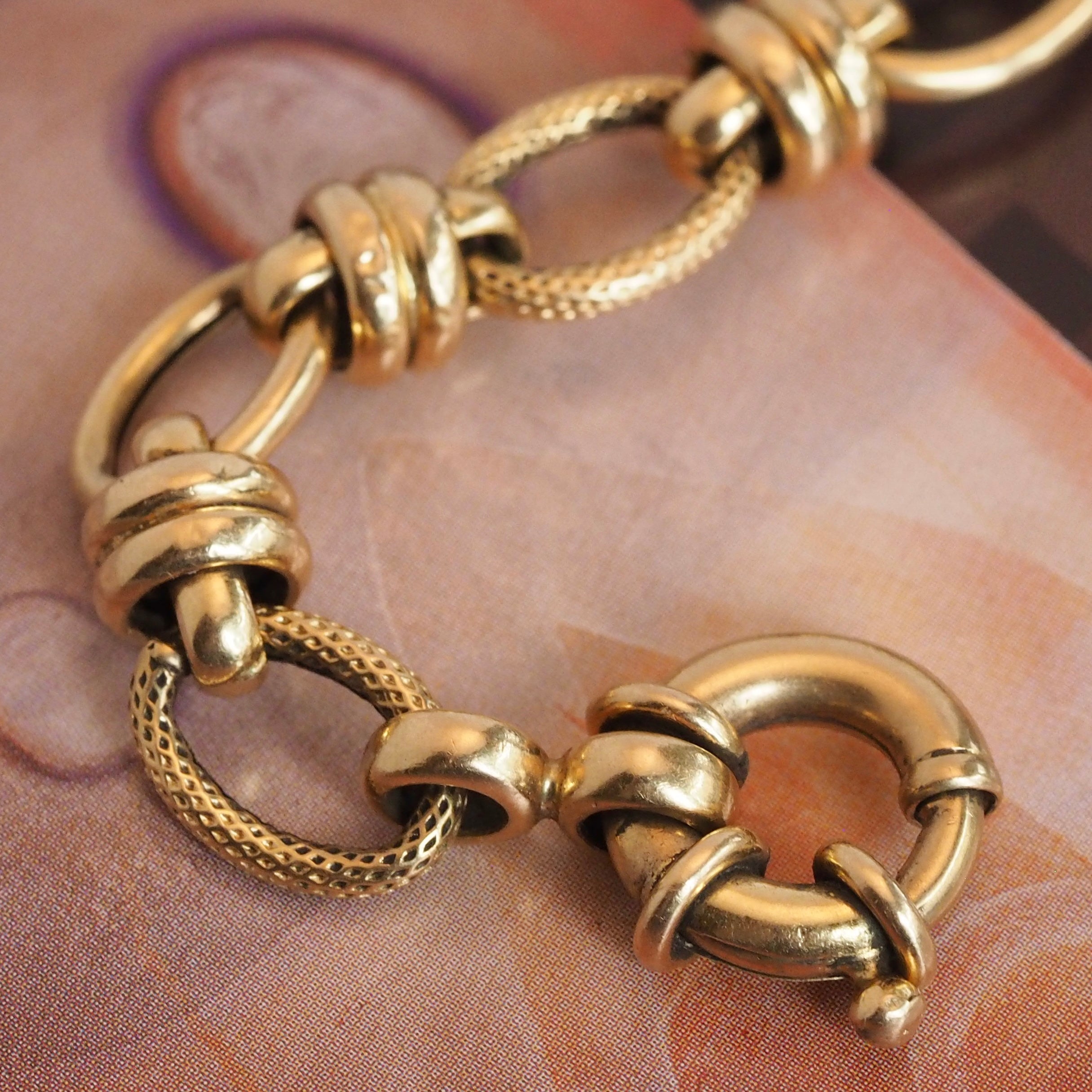 Vintage Portuguese 19k Gold Textured Oval Ornate Link Bracelet