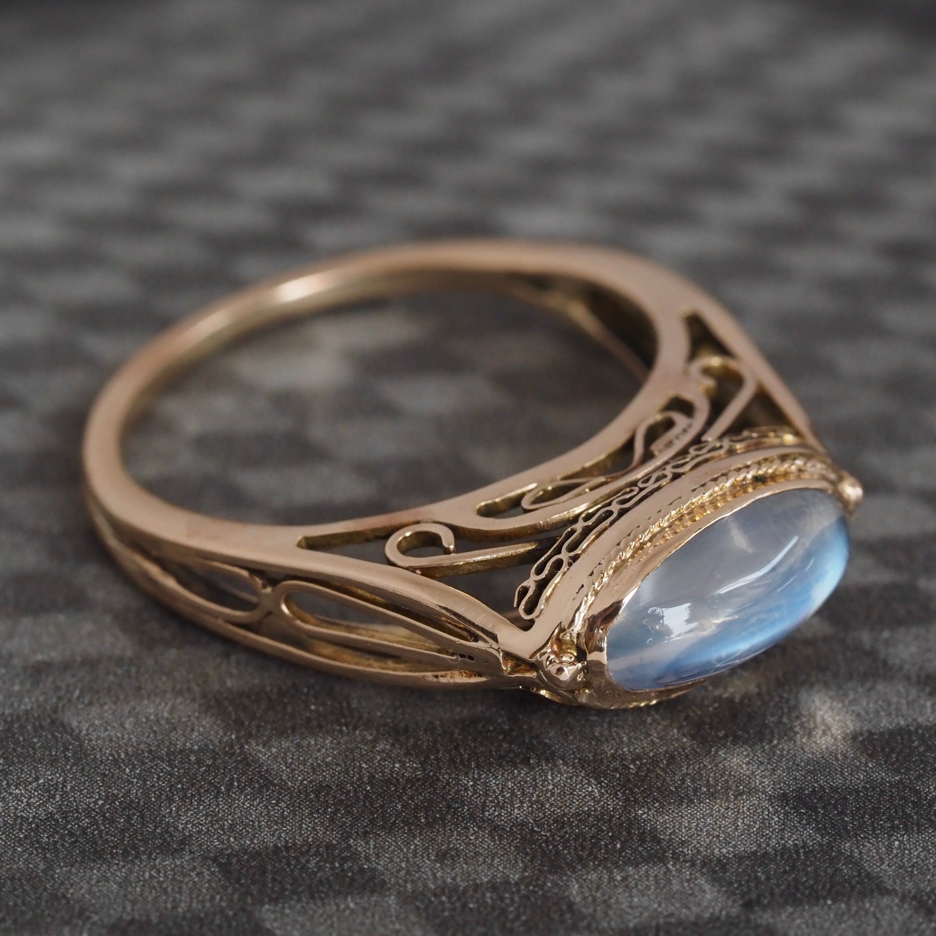 Antique Art Nouveau Moonstone 10k Gold Filigree Ring