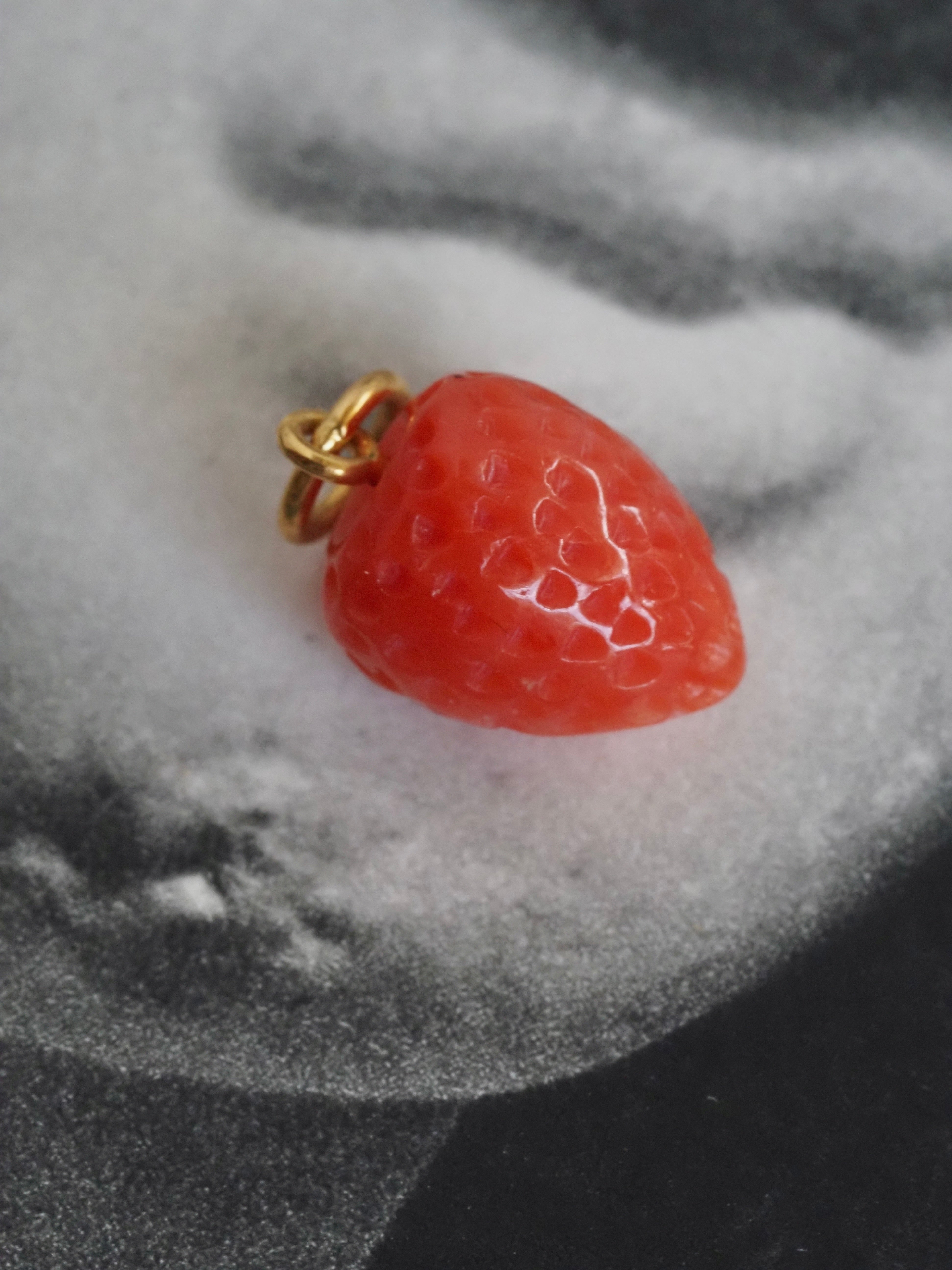 Italian 18k Gold Coral Strawberry Pendant