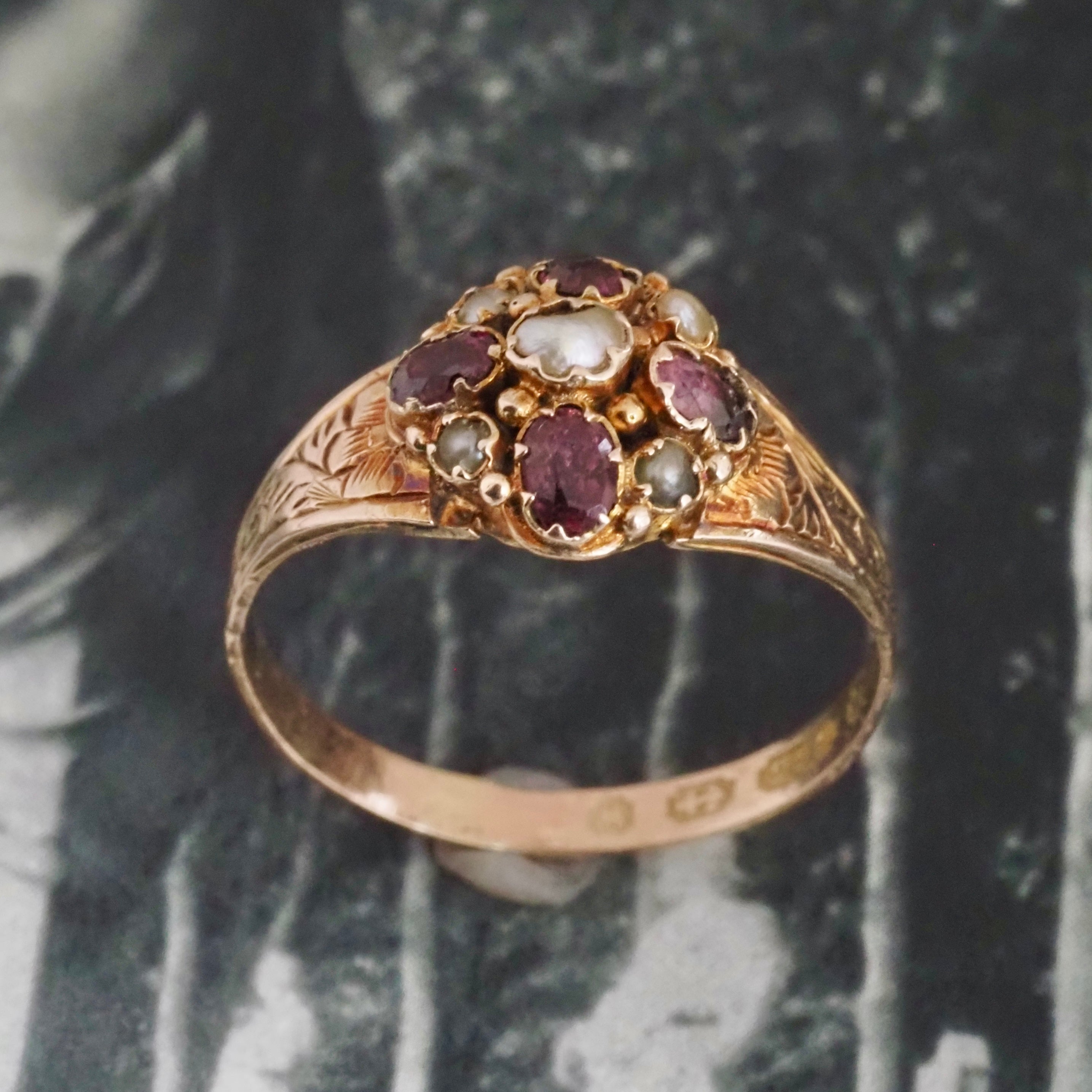 Antique 9k Gold Garnet & Seed Pearl Ring