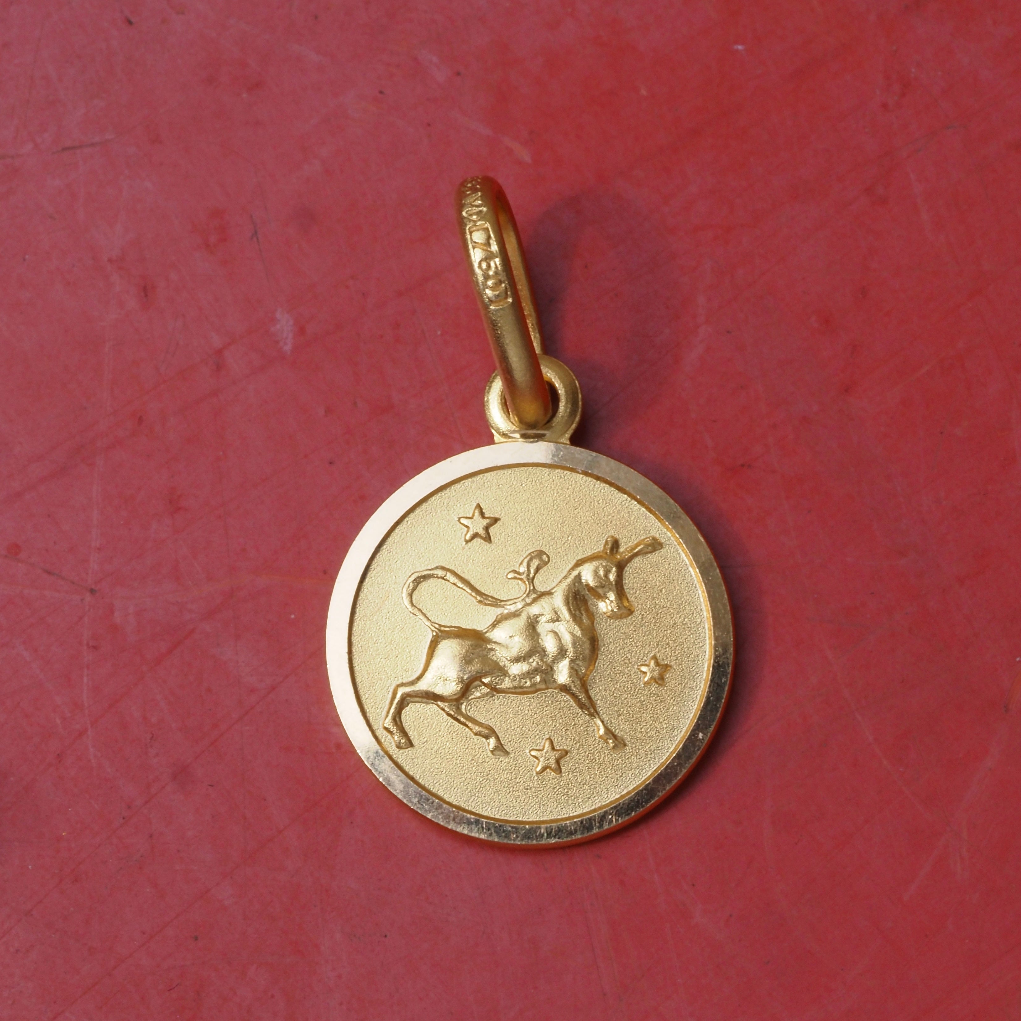 Vintage Italian Taurus 18k Gold Charm Pendant