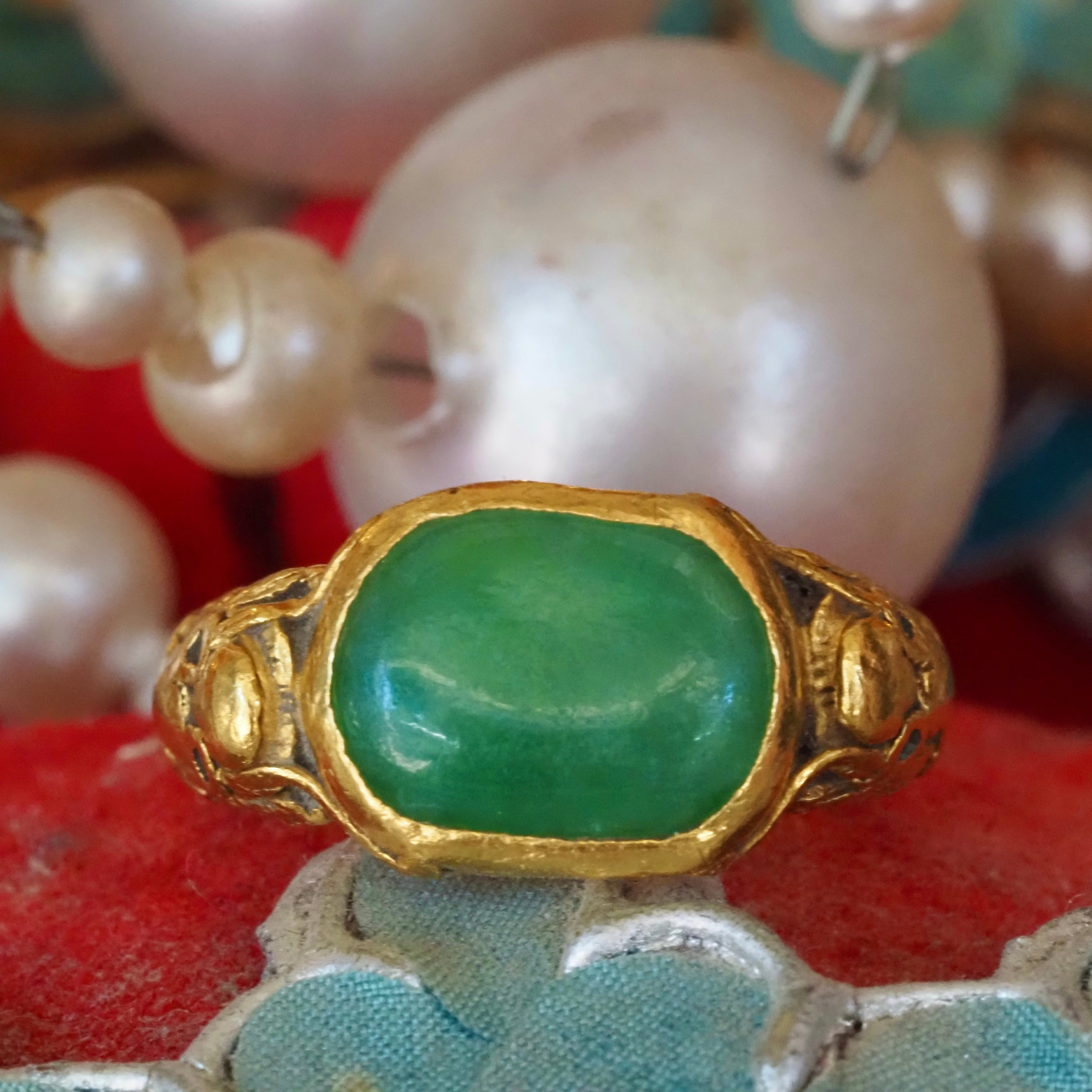 Antique Chinese 24k Gold Jadeite Moth Ring