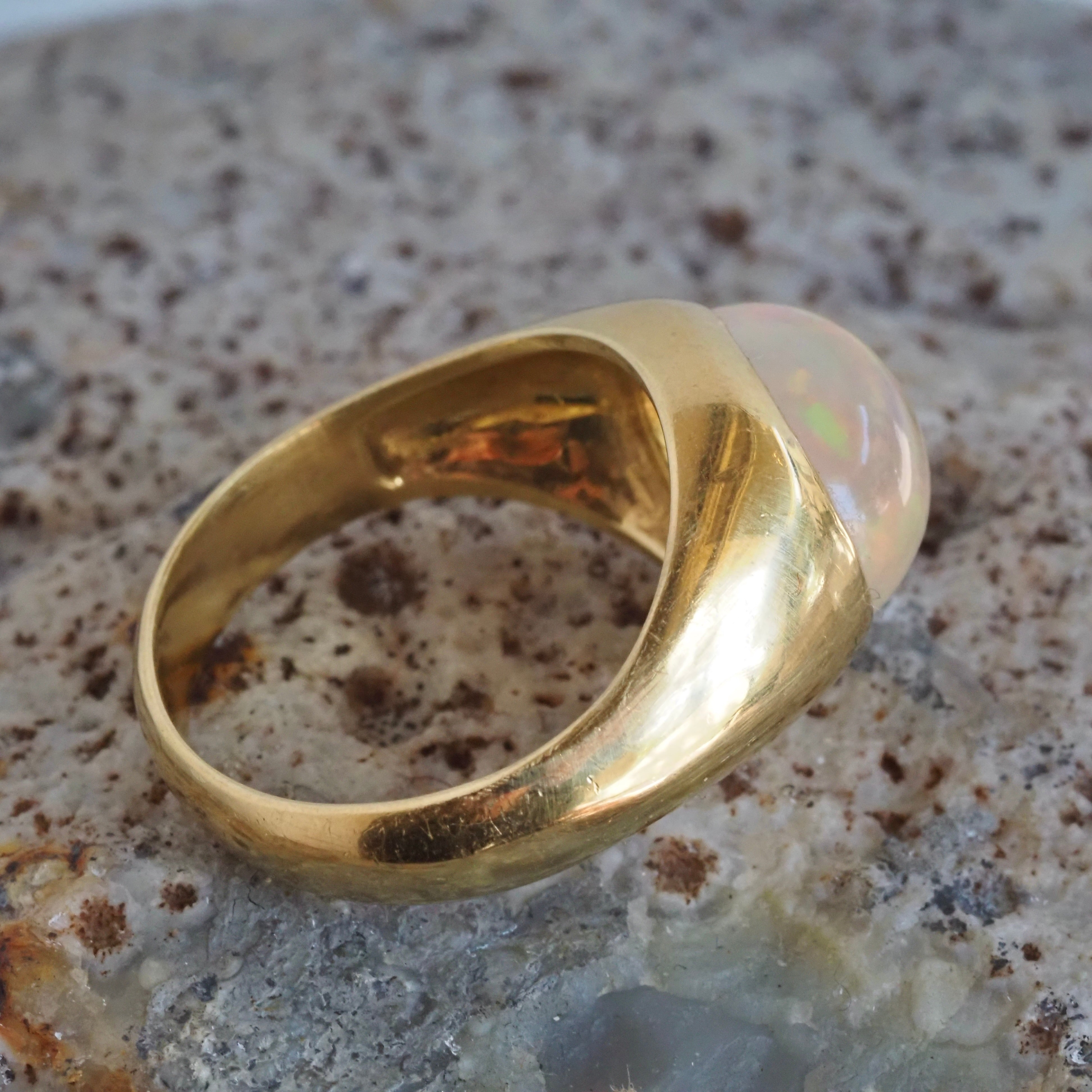 Jelly Opal Cabochon 18k Gold Dome Ring
