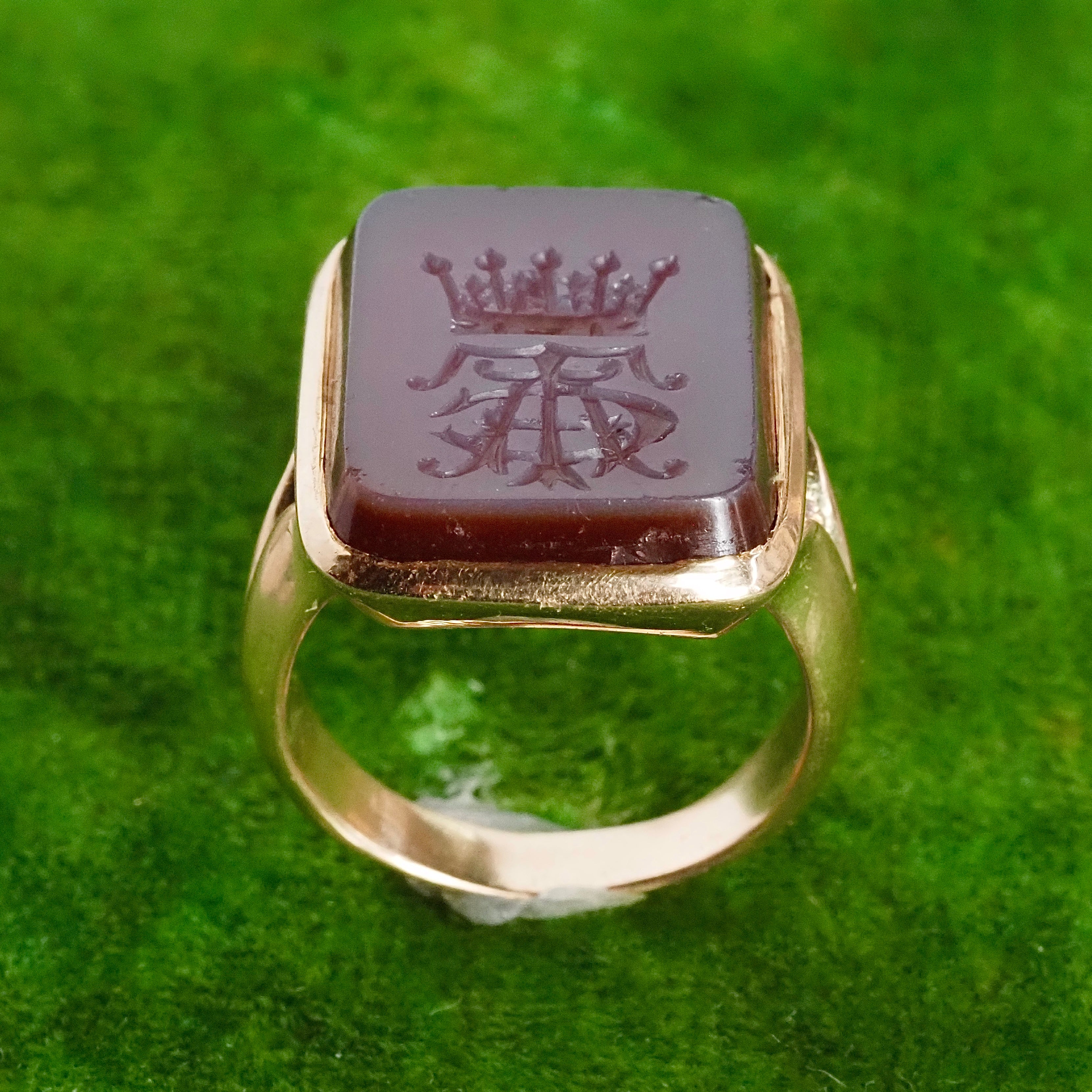 Antique Sardonyx "CAT" and Coronet Intaglio 14k Gold Ring