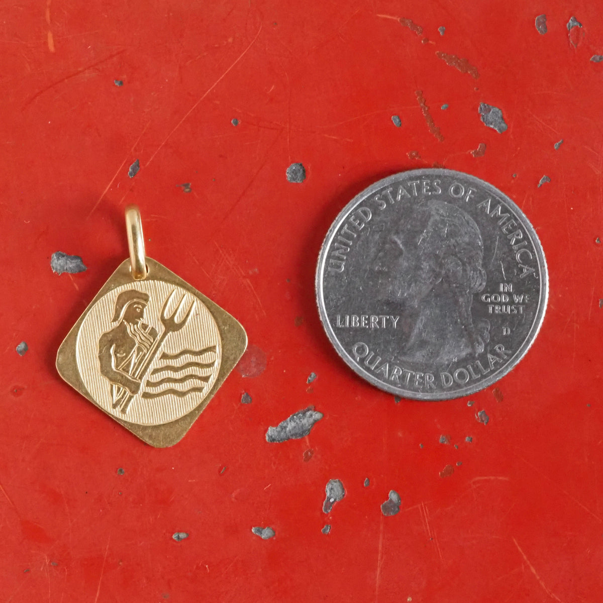 Vintage Aquarius 18k Gold Pendant
